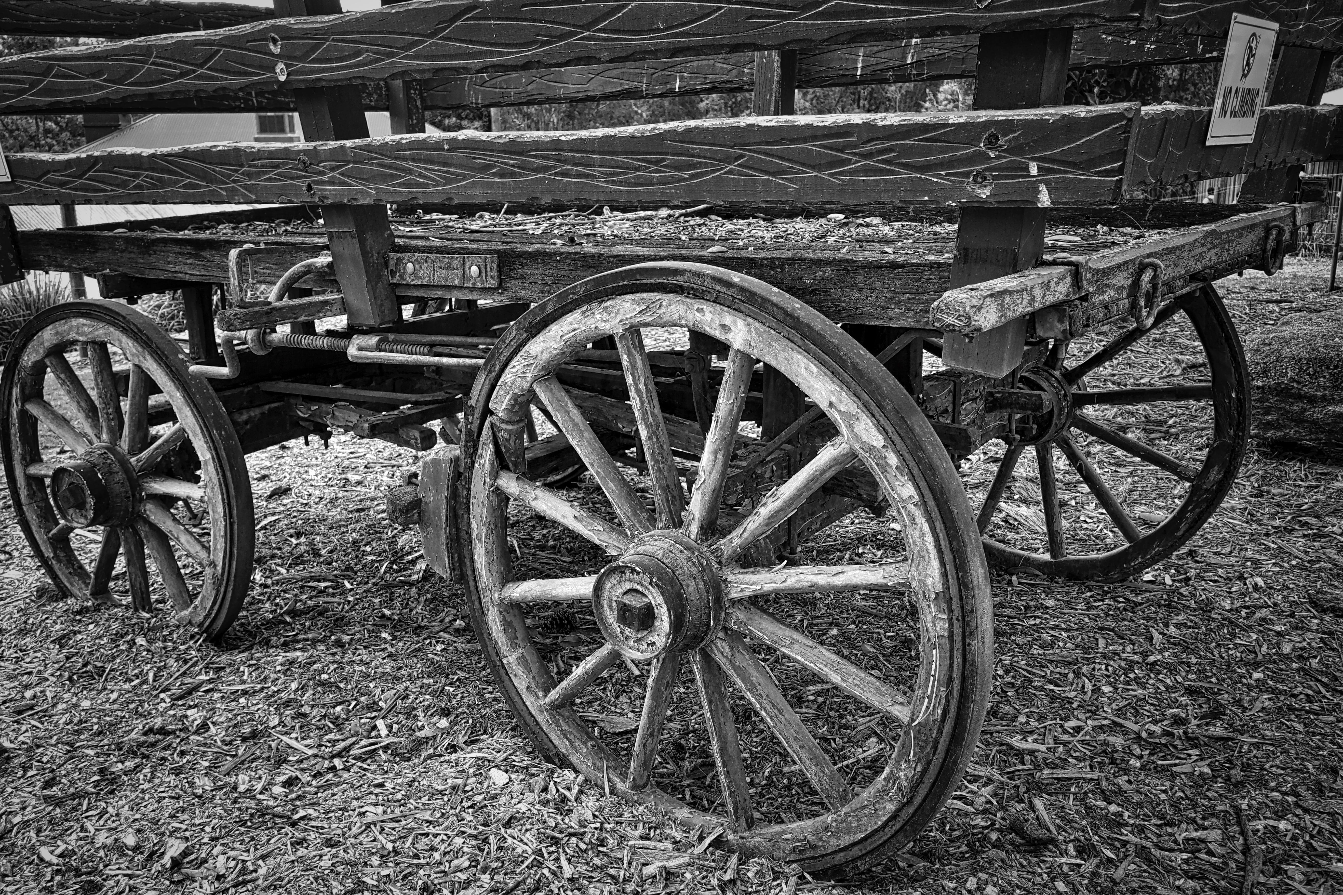 Transportation, land vehicle, Vintage, passenger, black And White, wood - Material, transport, cart, 5K, rural Scene, wagon wheel, land, wheel, damaged, HD Wallpaper