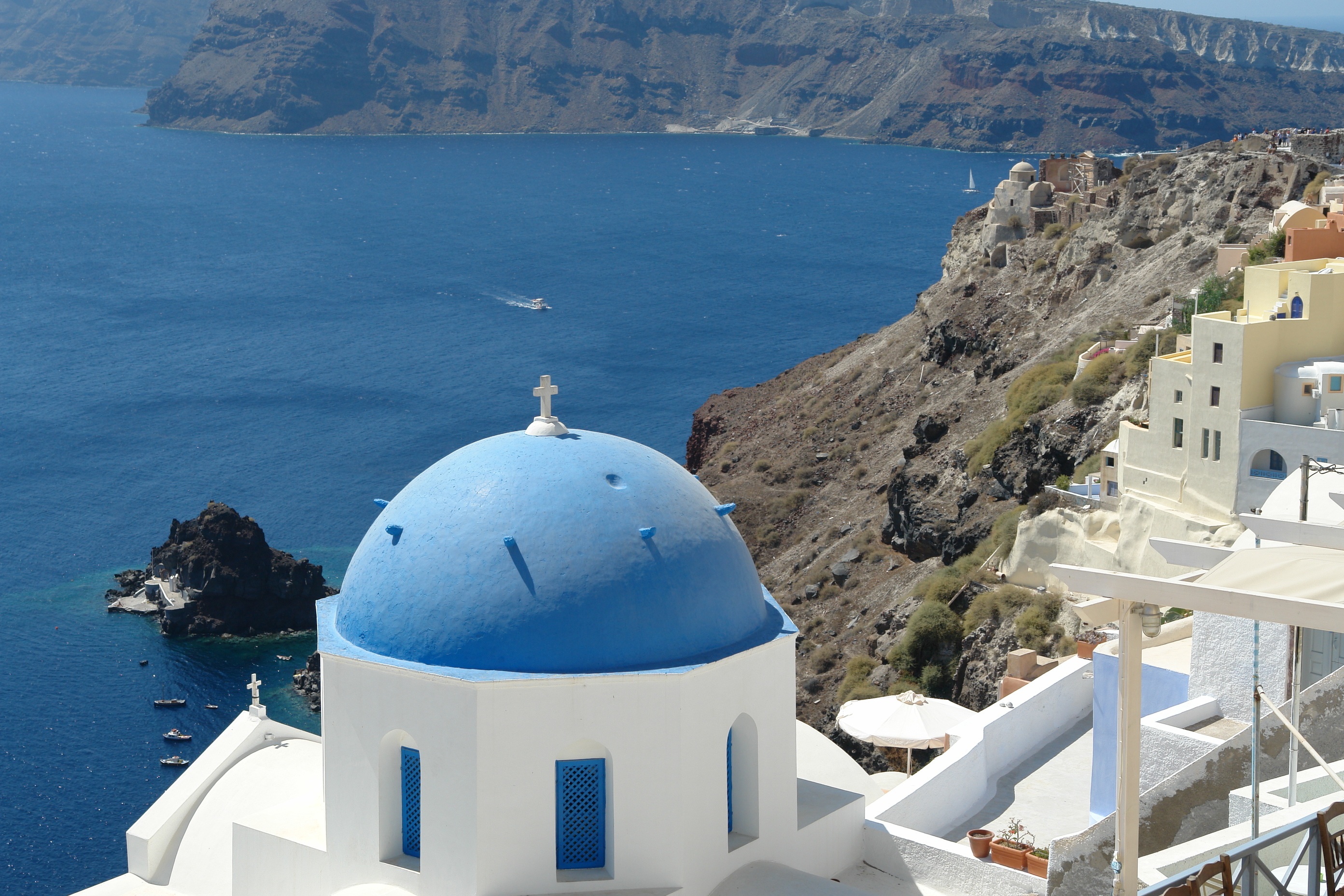 belief, holiday, dome, greek, whitewashed, water, 2K, oia, island, building exterior, vacation, high angle view, no people, europe, religion, tourism, HD Wallpaper