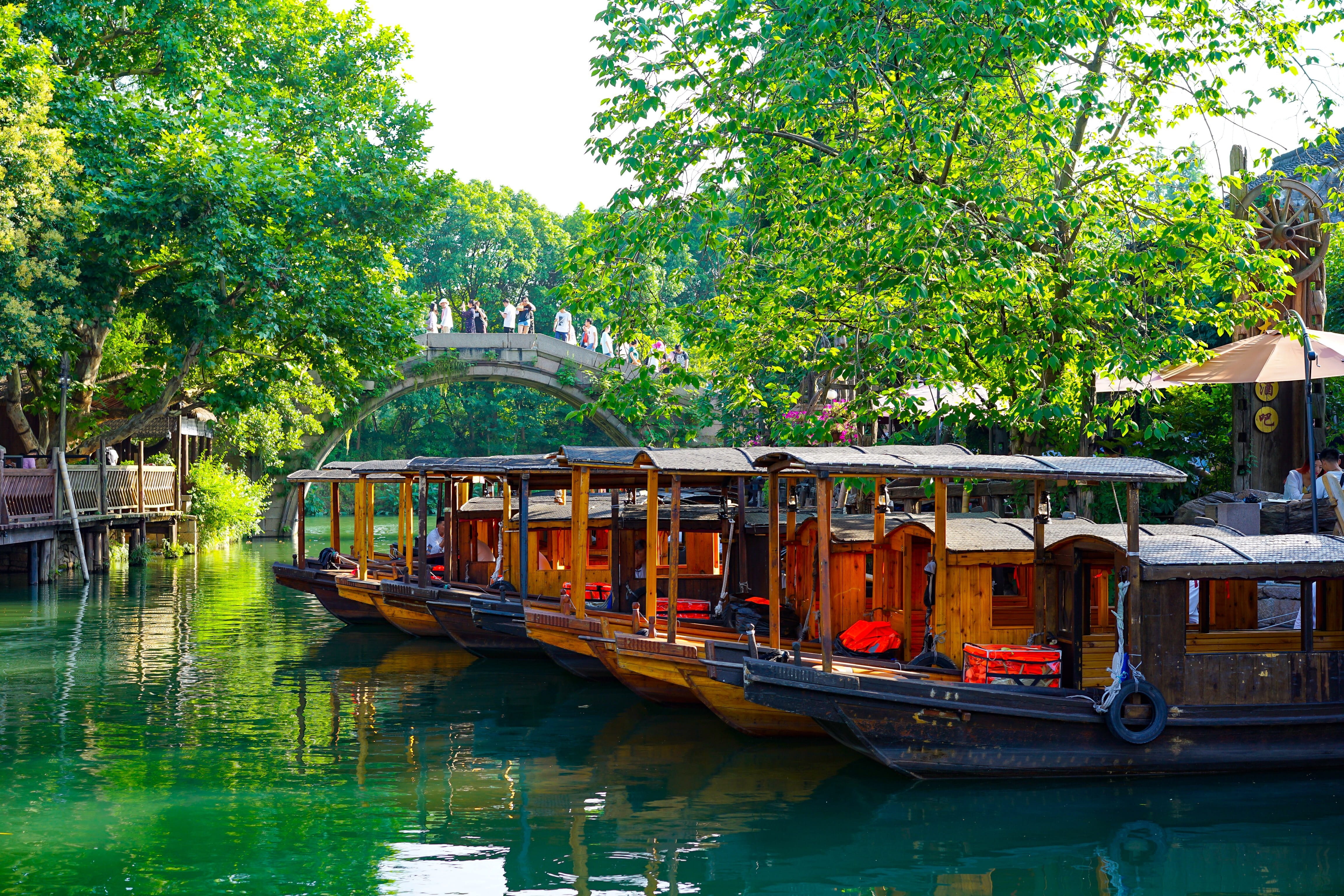 plant, incidental people, moored, houseboat, 4K, outdoors, boat, boating, wuzhen, waterfront, transportation, antiquity, mode of transportation, building exterior, HD Wallpaper