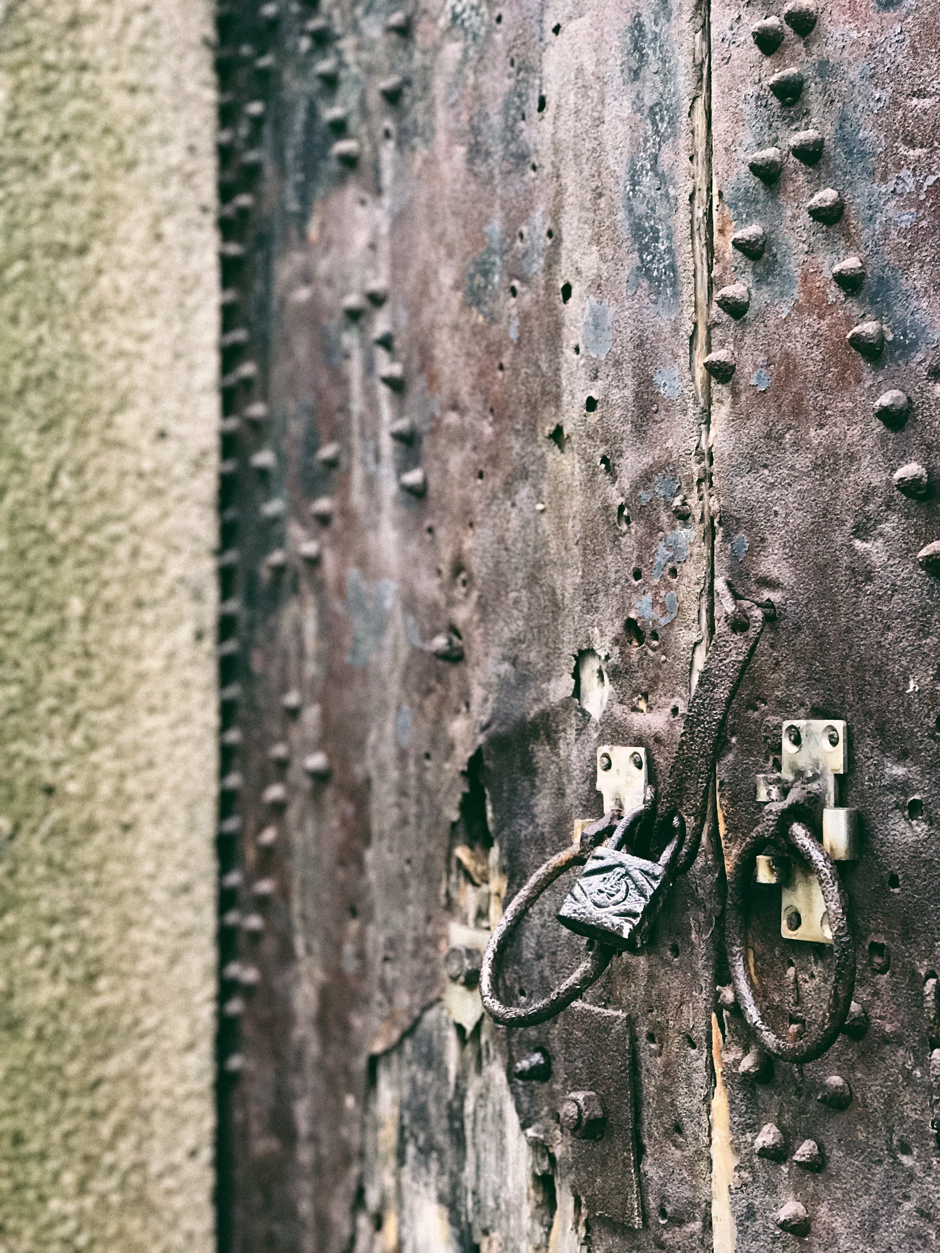 outdoors, rusty lock, Rusty, Nostalgia, no people, retro, Wuzhen, 4K, entrance, weathered, damaged, old, built structure, ruined, wall - building feature, Phone HD Wallpaper