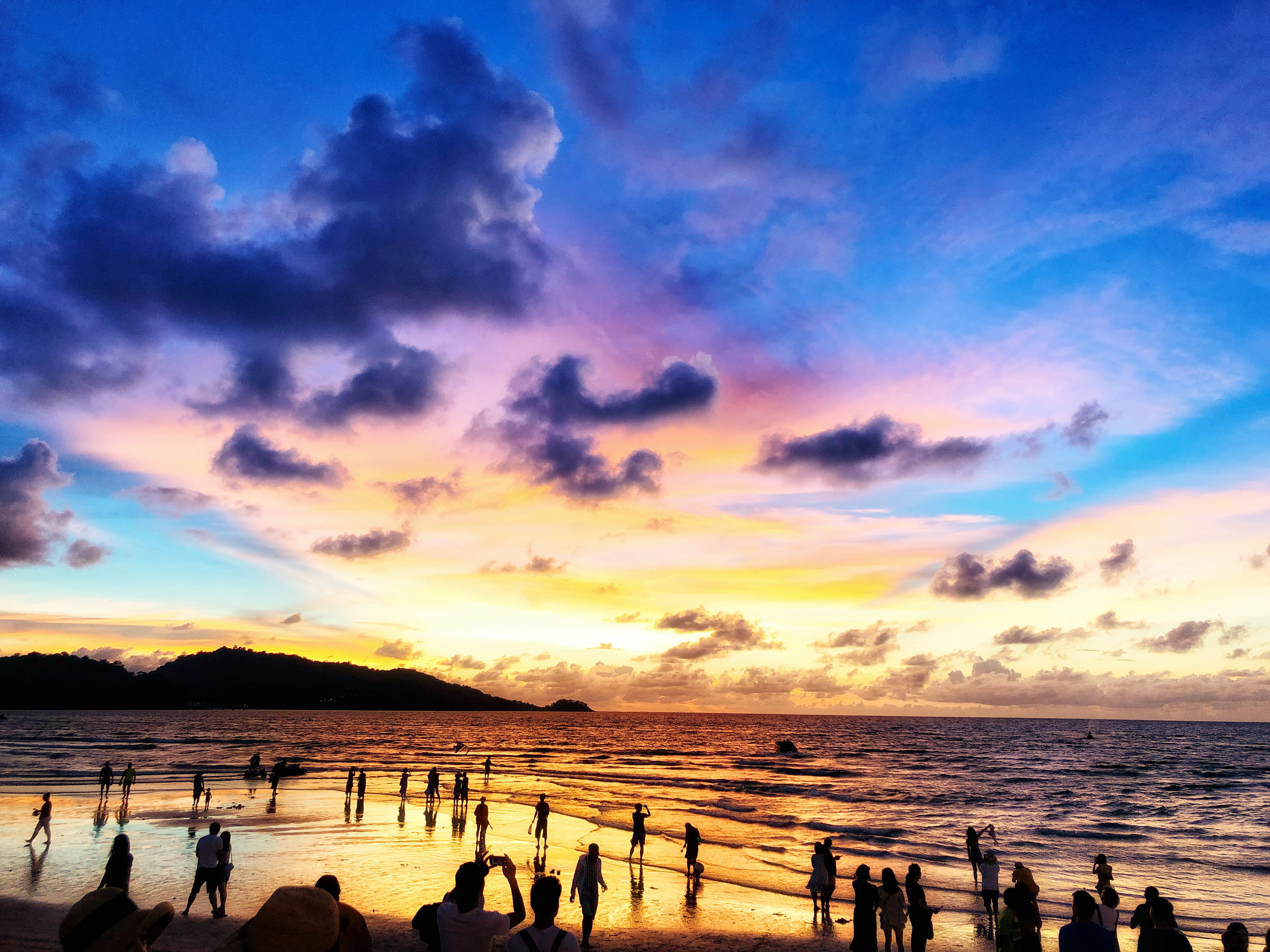 dusk, 4K, holiday, water, nature, horizon over water, wooden post, tambon patong, beauty in nature, scenics - nature, sea, thailand, group of people, trip, HD Wallpaper
