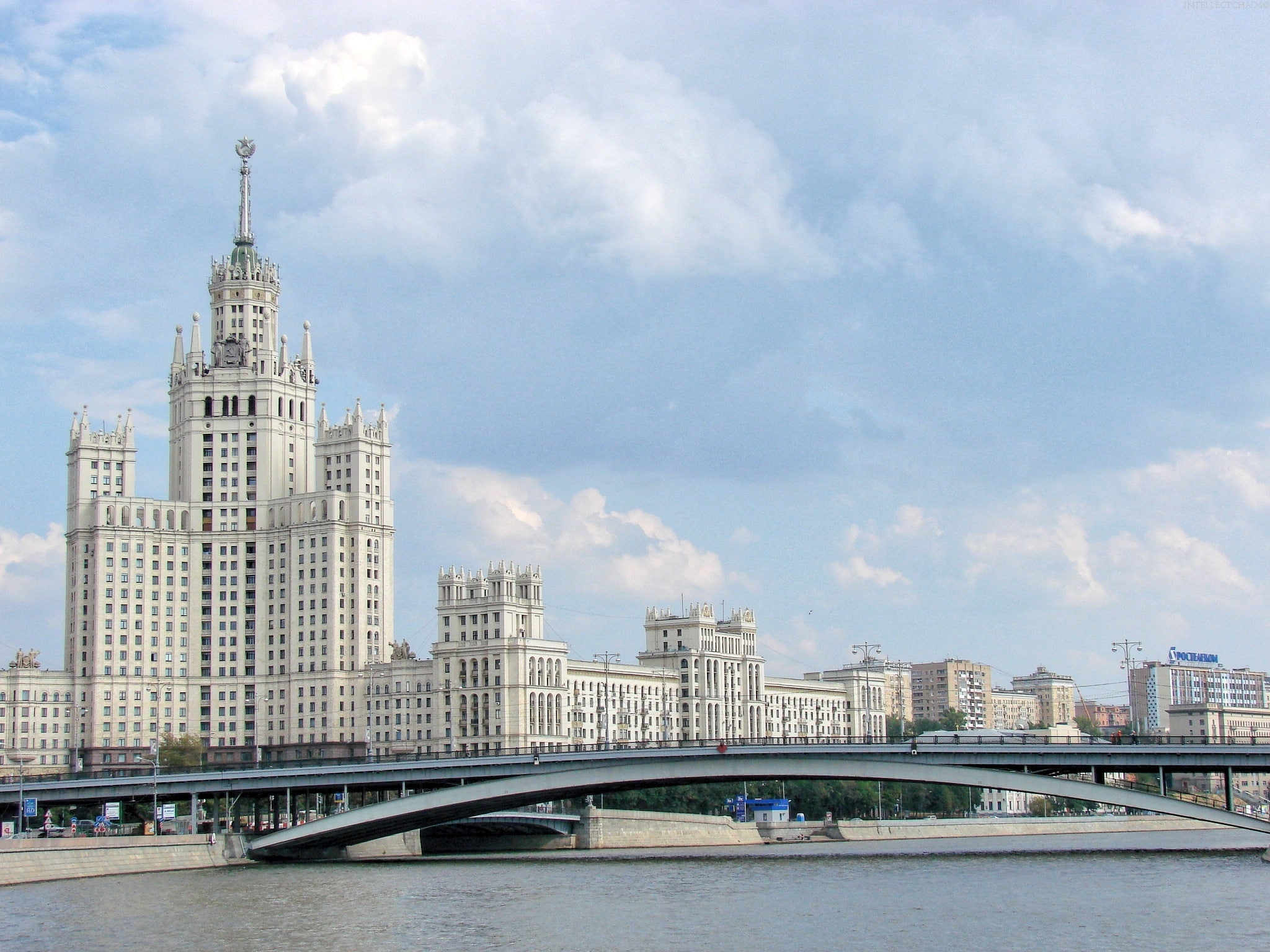 house, background, capital, river, HD, white, bridge, 1080P, Moscow, The Ministry of foreign Affairs, full screen, skyscraper, Russia, HD Wallpaper