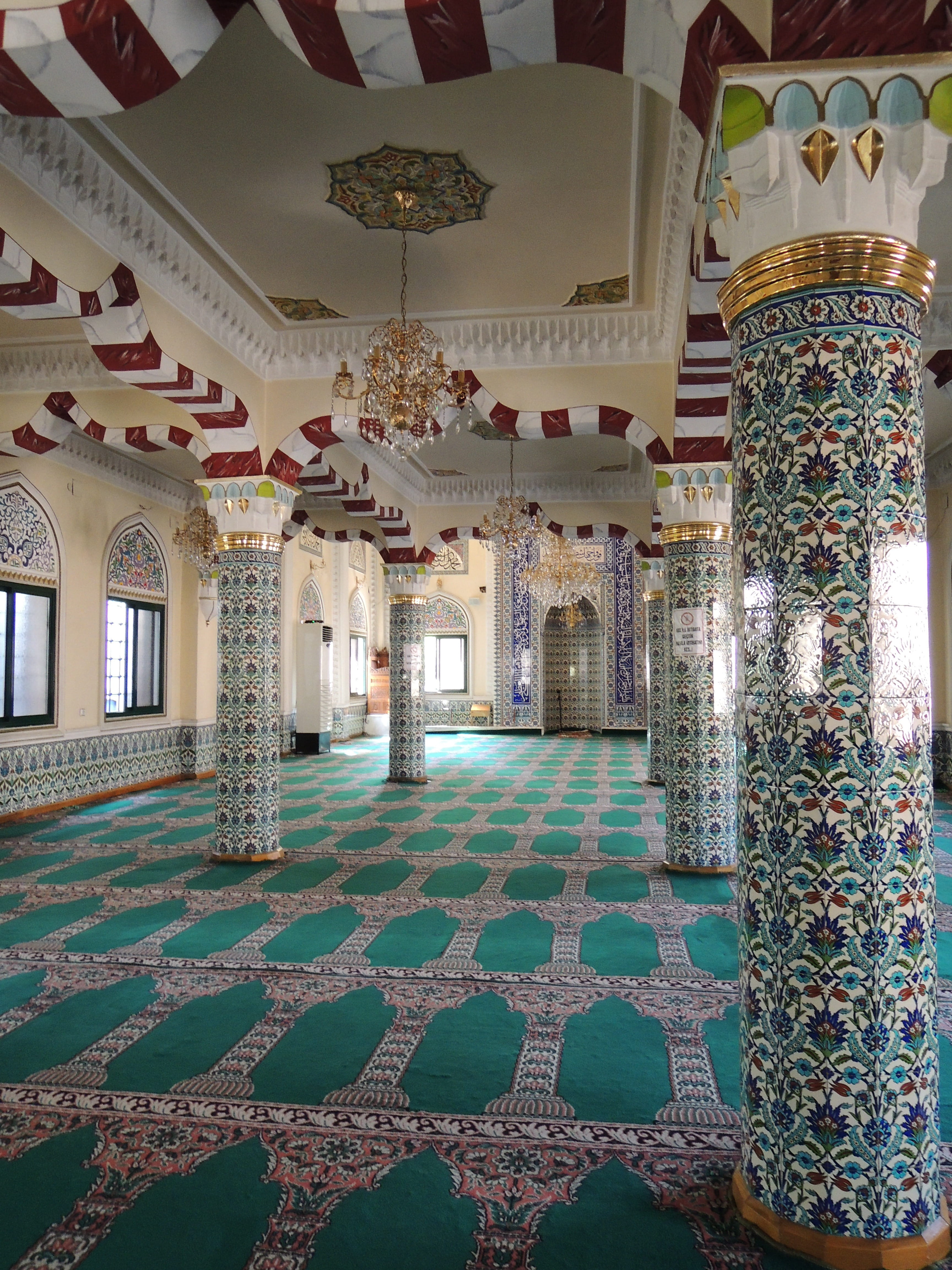 muslim, decoration, built structure, tile, Blue Mosque, chandelier, Izmir, ornate, indoors, luxury, architectural column, architecture, day, pattern, 4K, Phone HD Wallpaper