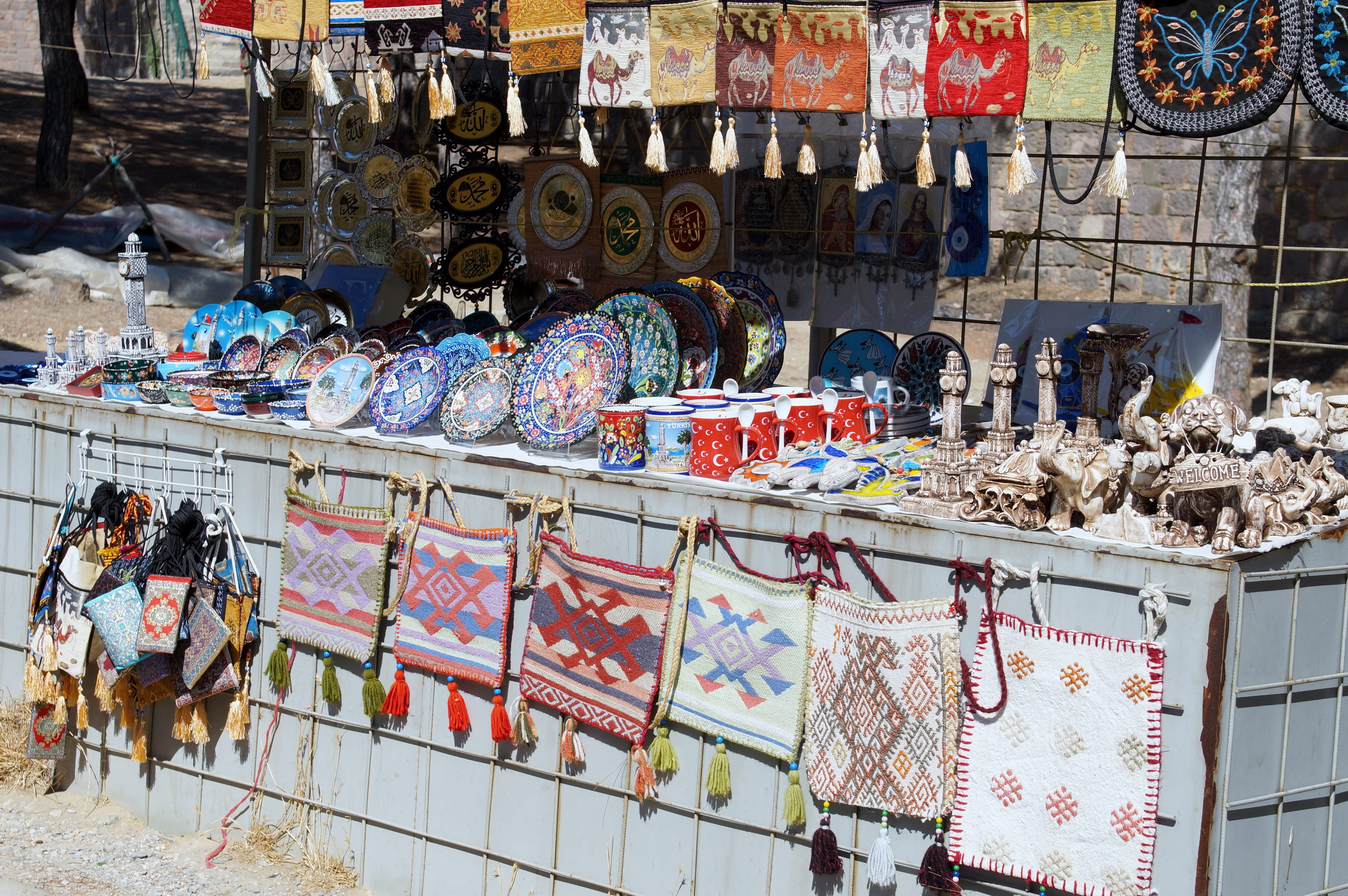 Travel, small business, Souvenir, multi colored, business, market, market stall, for sale, no people, sport, street market, retail display, Bag, choice, HD Wallpaper