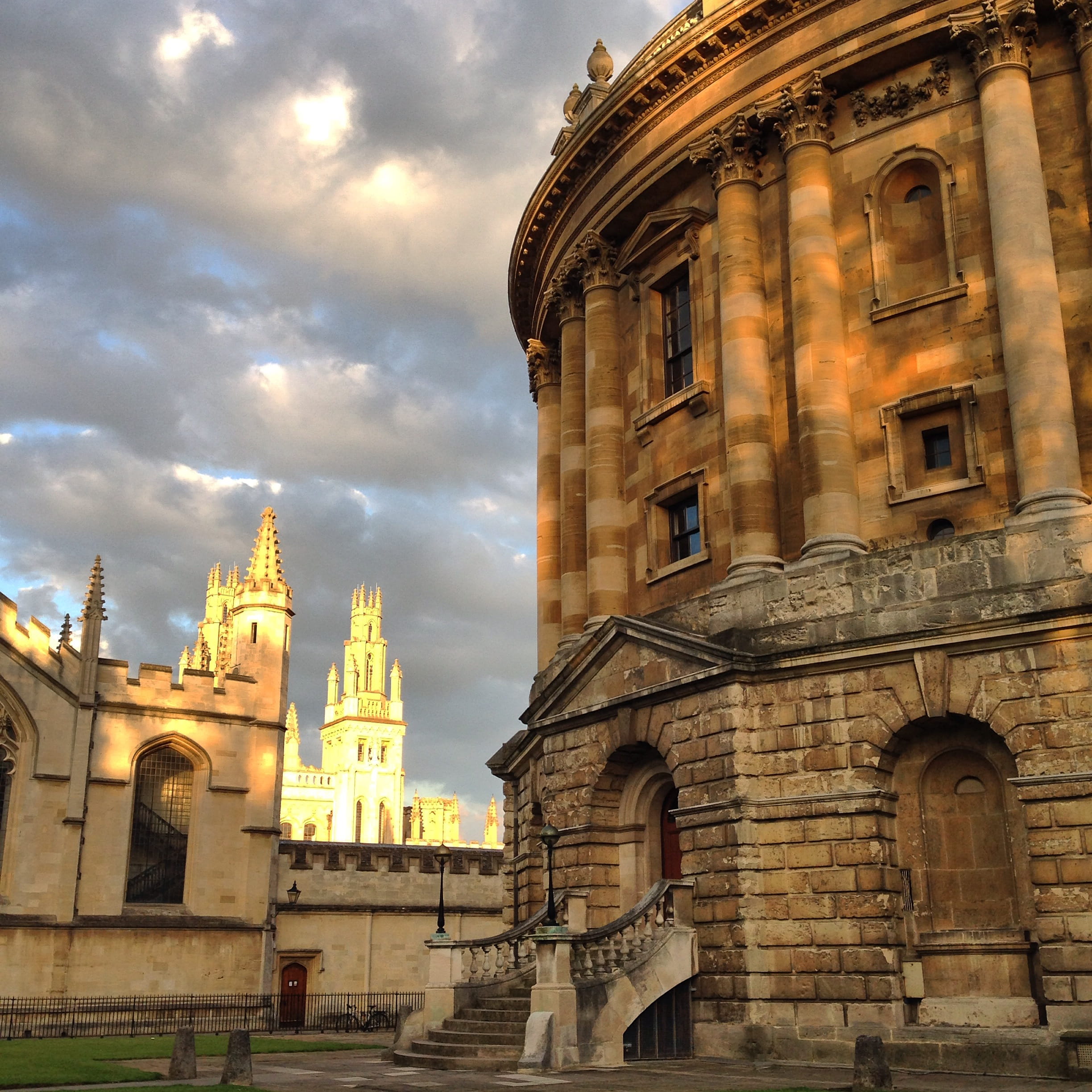 clouds, travel destinations, ancient, the past, building exterior, university of oxford, history, architecture, english, city, oxford, radcliffe camera, Phone HD Wallpaper
