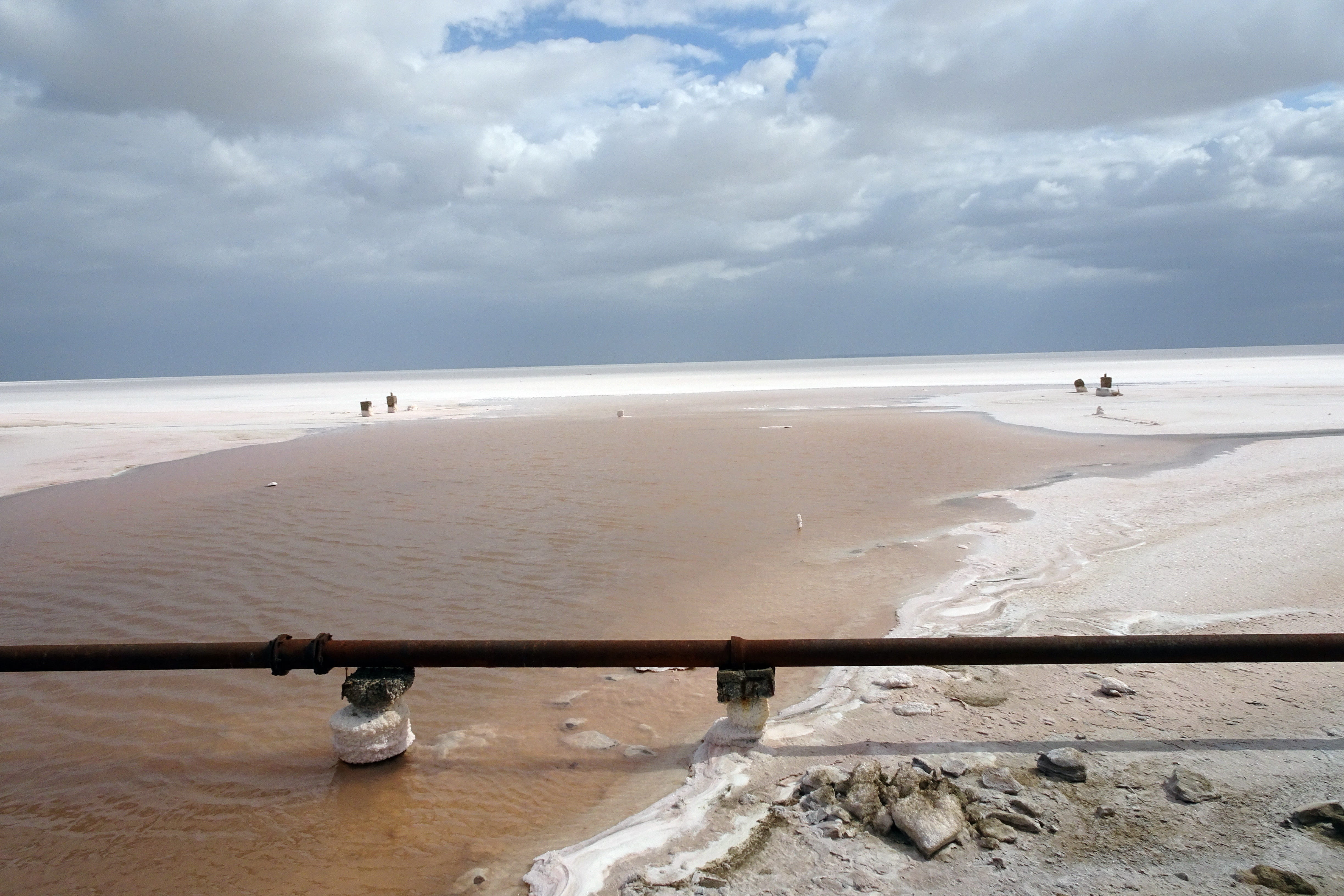 4K, horizon, sea, water, great rann, idyllic, tranquility, sand, incidental people, tourism, india, road, saline, barren, geology, sky, white rann, salt, HD Wallpaper