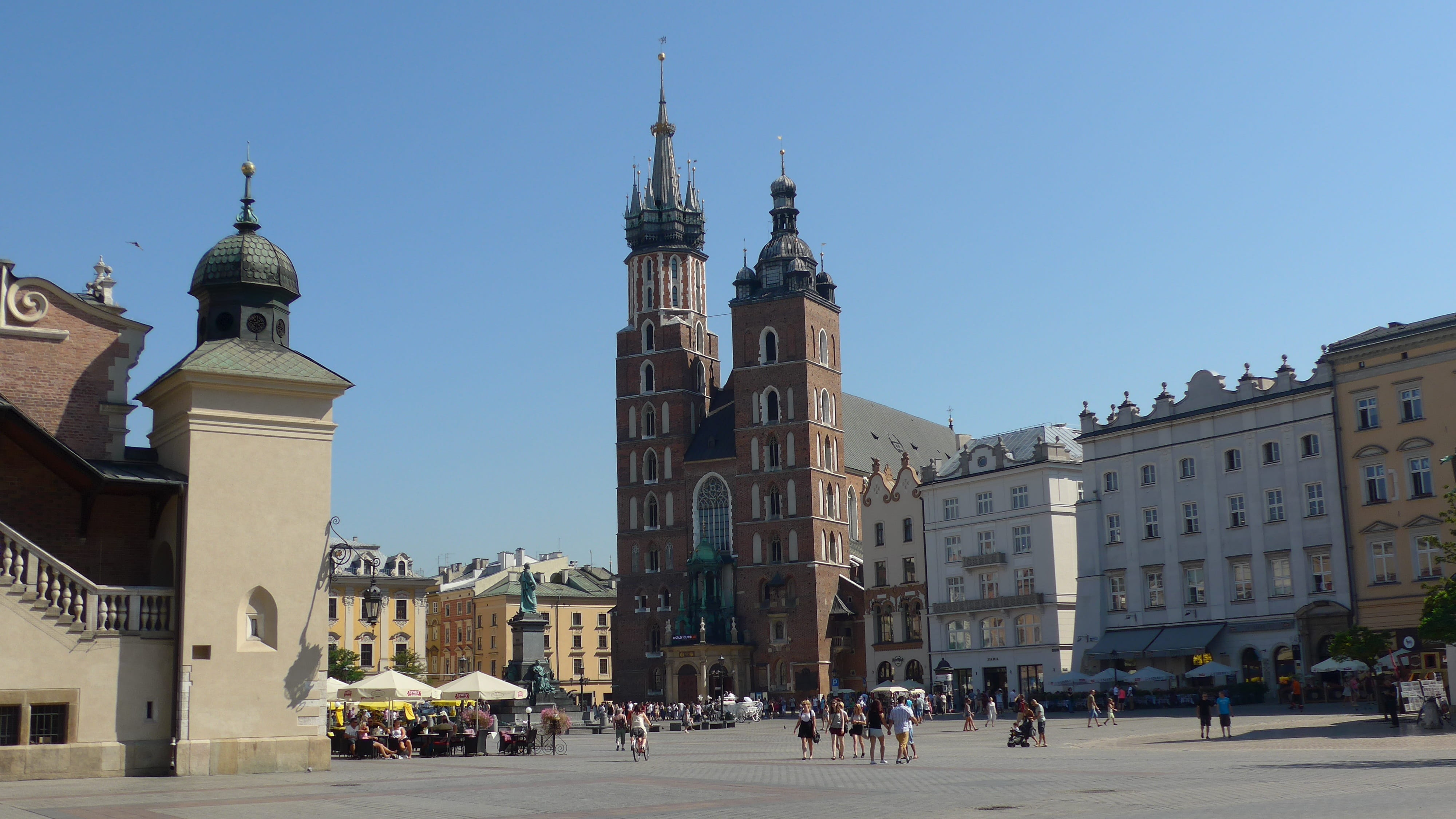 crowd, outdoors, poland, nature, large group of people, built structure, city, history, 4K, belief, building, architecture, building exterior, clear sky, HD Wallpaper