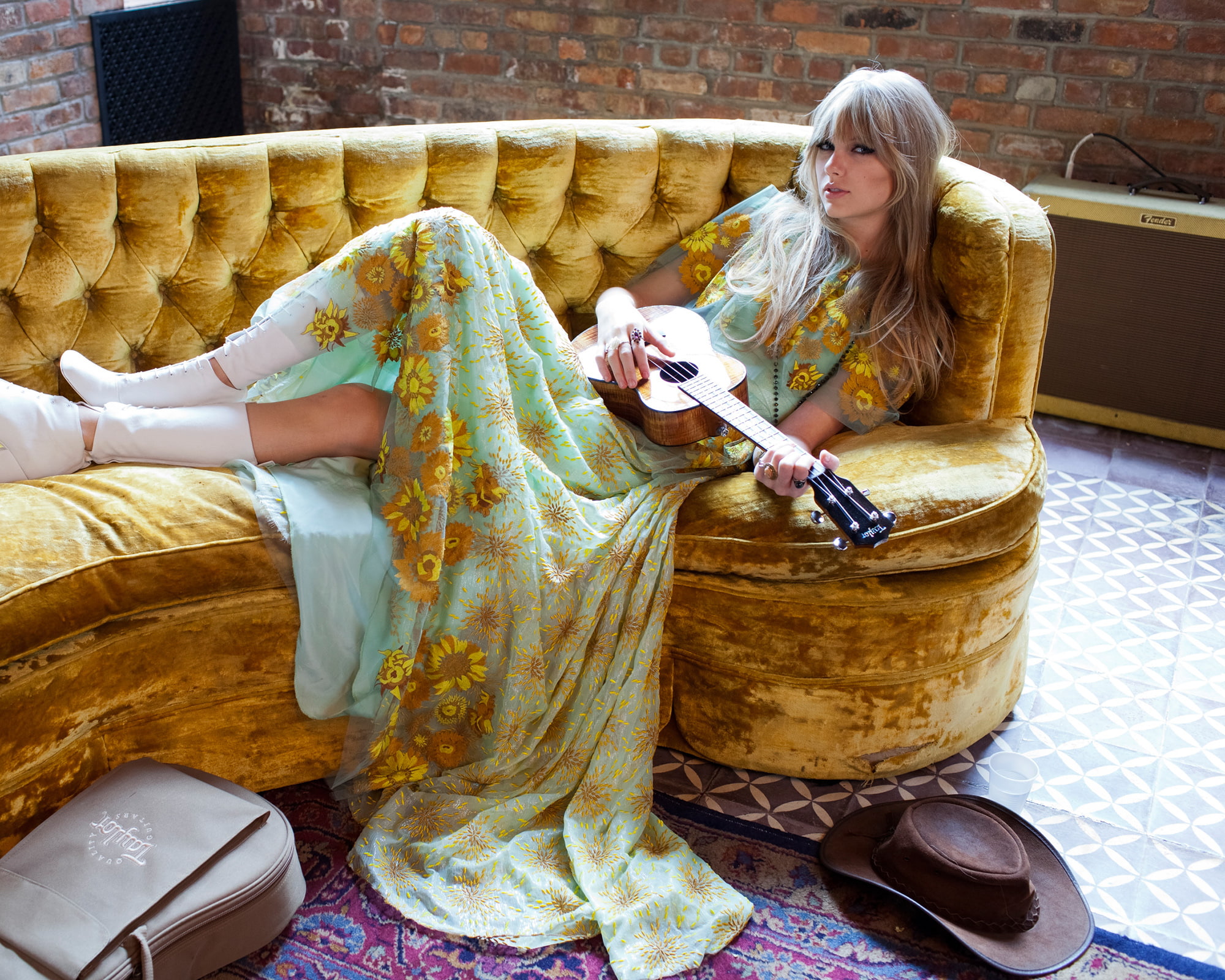guitar, lies, singer, Vogue, on the couch, model, photographer, brick, 1080P, Mario Testino, Taylor Swift, boots, dress, floor, hat, pose, case, wall, HD Wallpaper