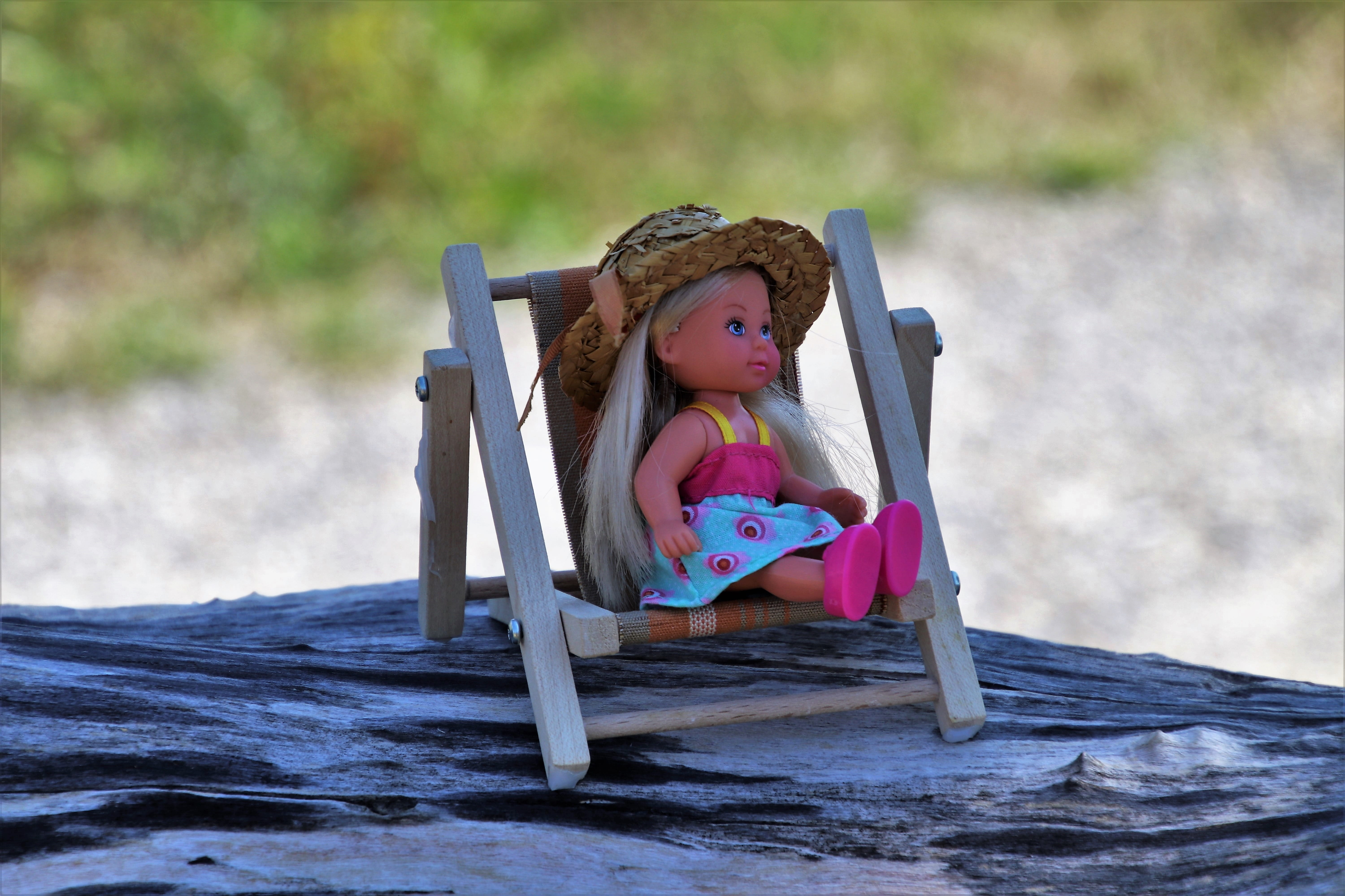 sunbath, full length, the sun, wood - material, she, childhood, women, girls, 5K, innocence, contemplation, summer, lifestyles, deck chairs, sitting, vacations, HD Wallpaper