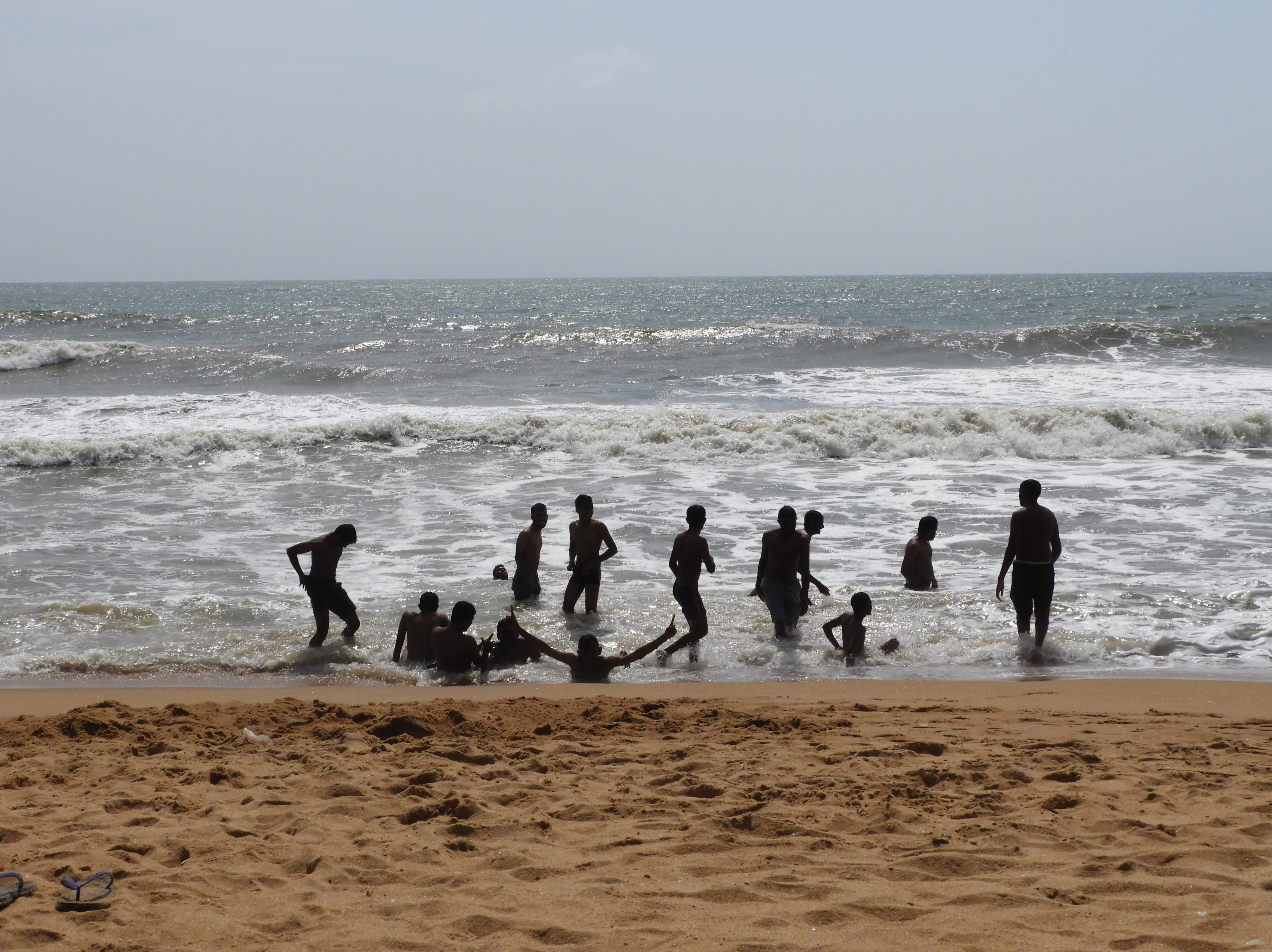 human, sri lanka, 4K, beach, beauty in nature, tsunami, coast, bay, lifestyles, leisure activity, group of people, promontory, ocean, motion, outdoors, HD Wallpaper