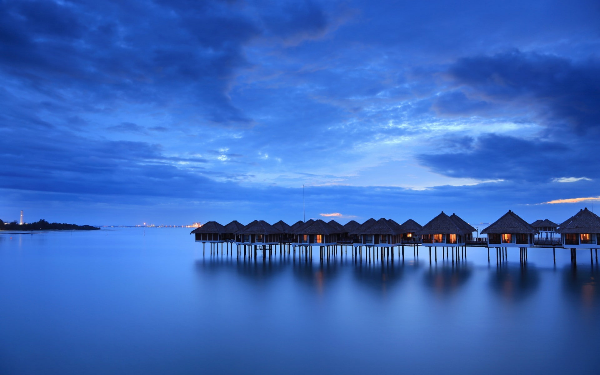 tropical, restaurants, 1080P, hotel, hut, stilts, posts, white, ocean, brown, floating, nature, hd, resort, HD Wallpaper