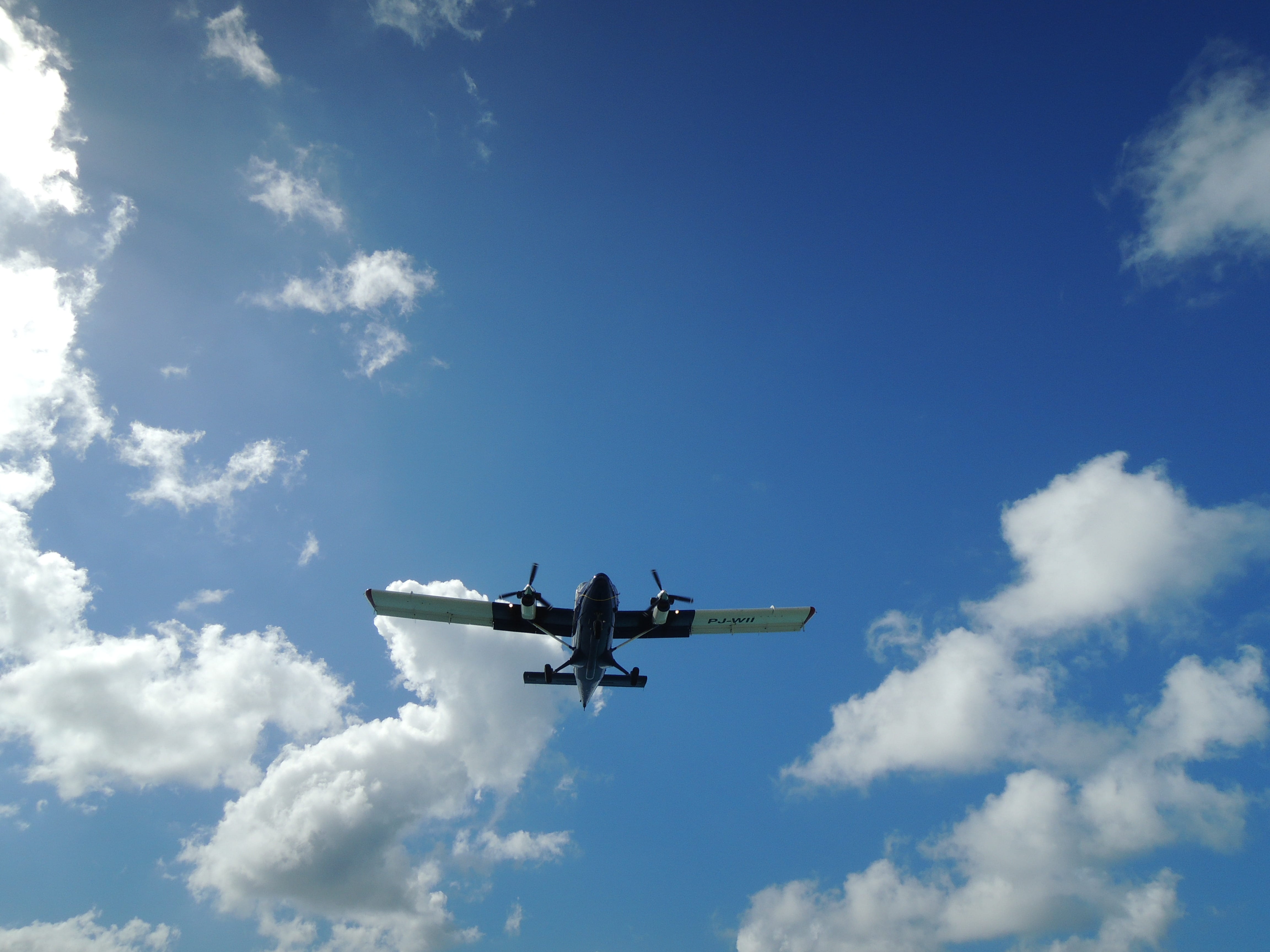 airplane, air vehicle, maho beach, 4K, on the move, plane, countries, flying, caribbean, speed, low angle view, outdoors, fighter plane, motion, travel, HD Wallpaper