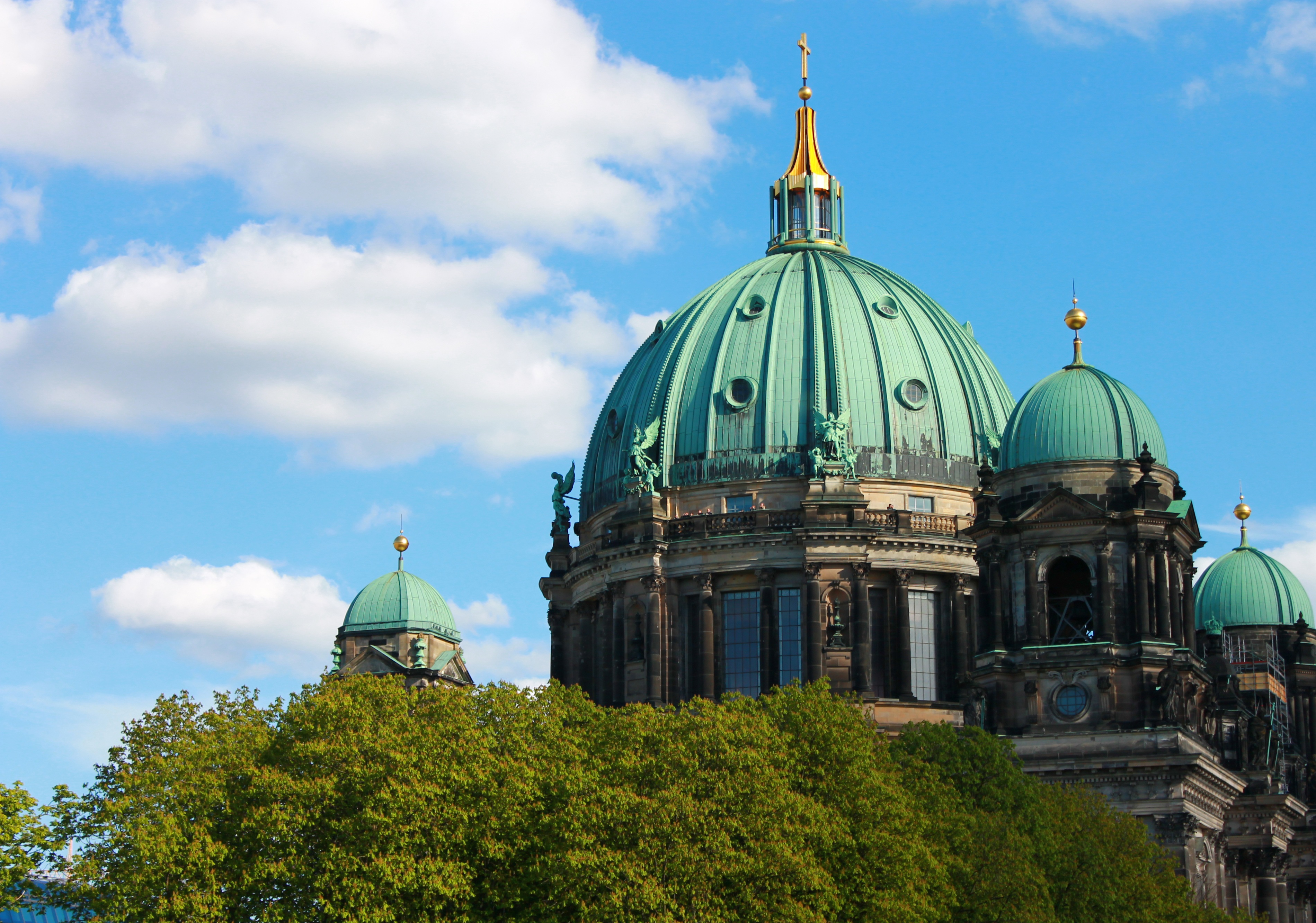 cupola, sky, blue, old, built structure, germany, berlin, berlin cathedral, building, spire, day, outdoors, green color, spirituality, 2K, nature, dome, HD Wallpaper