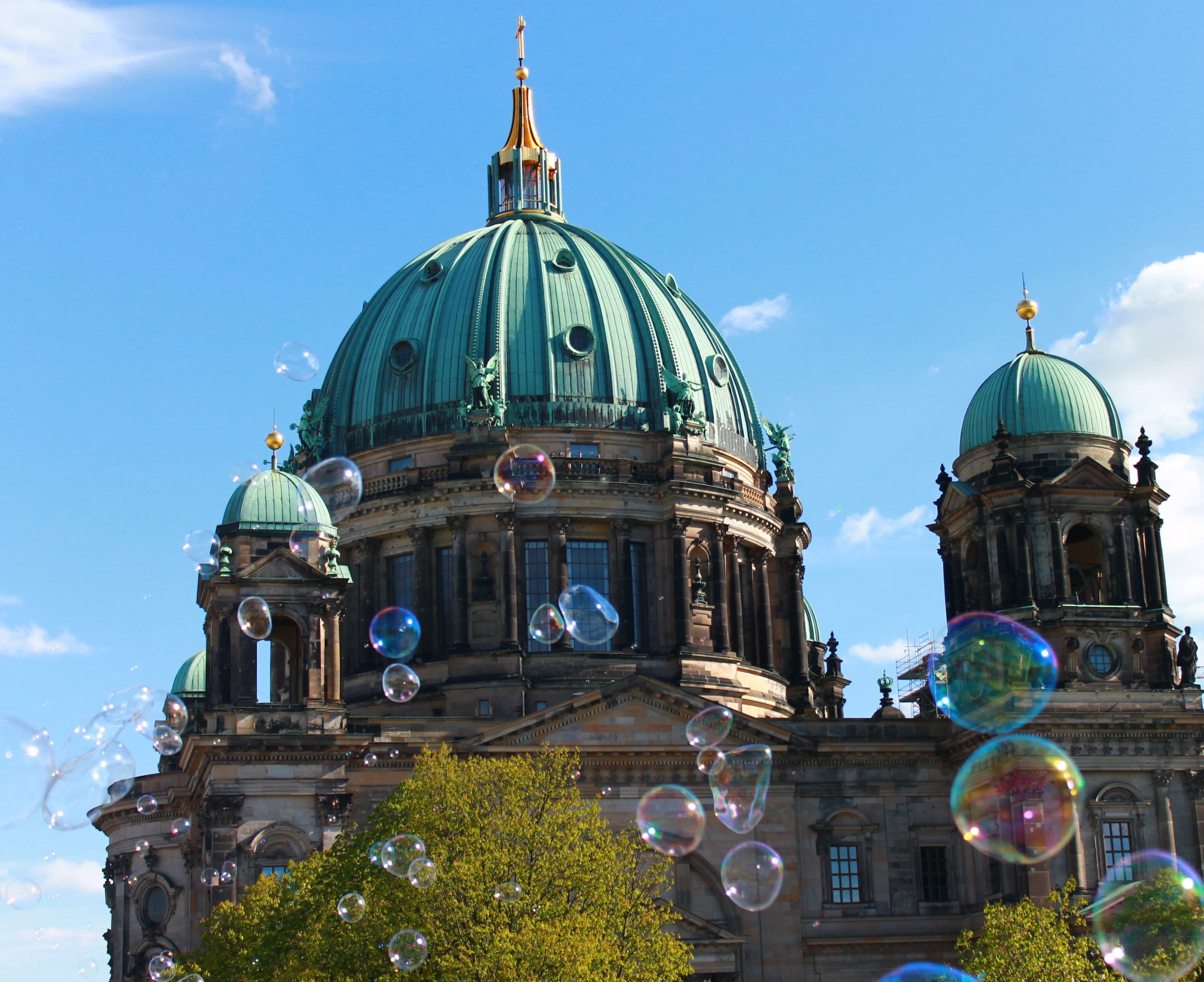 2K, soap bubbles, no people, religion, berlin, historically, building exterior, belief, capital, travel, blue, germany, place of worship, cathedral dome, HD Wallpaper