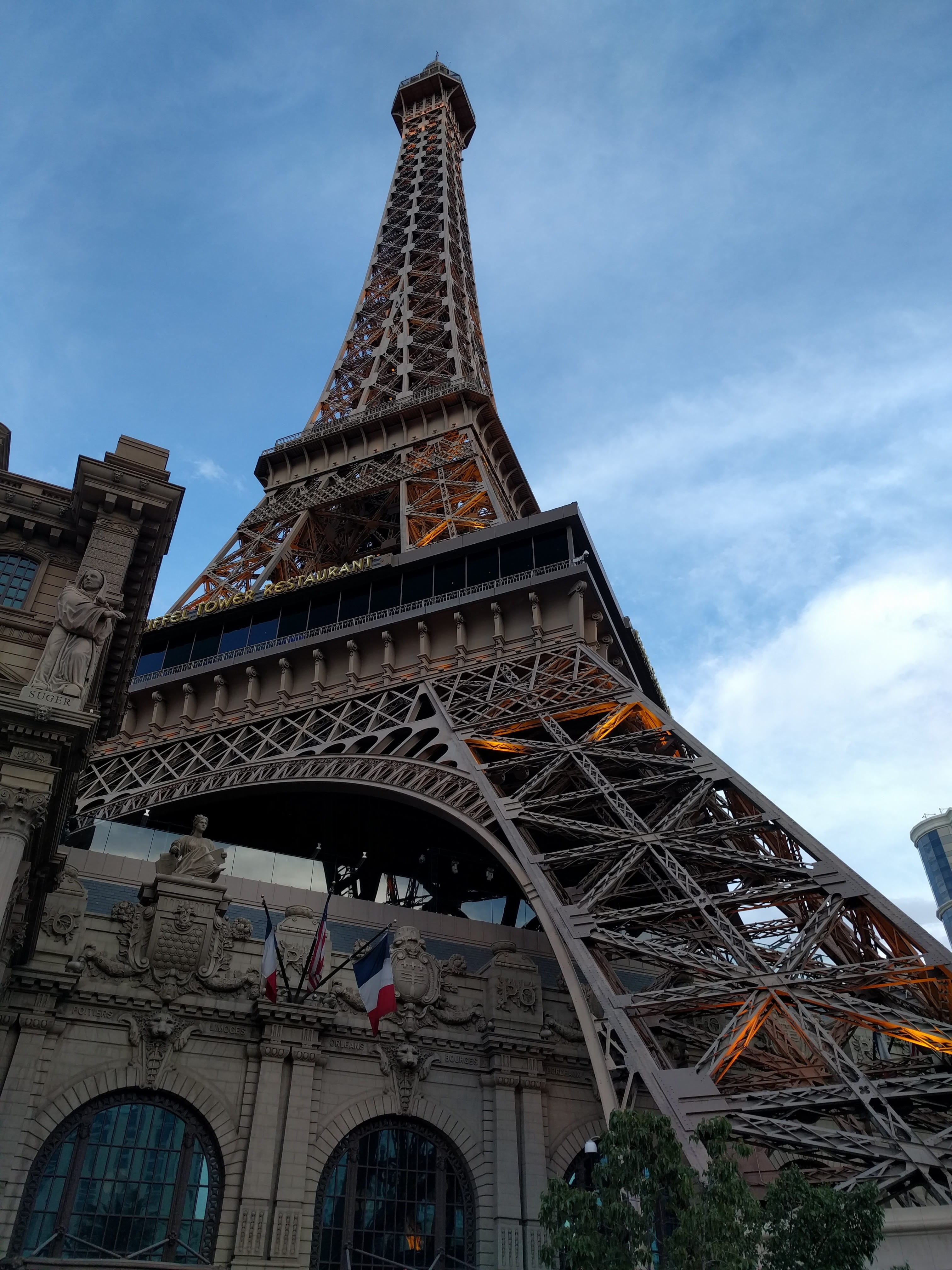 eifel, france, metal, low angle view, eiffel, scene, place, day, vegas, europe, european, symbol, paris, 4K, tour, french, history, panorama, outdoor, Phone HD Wallpaper