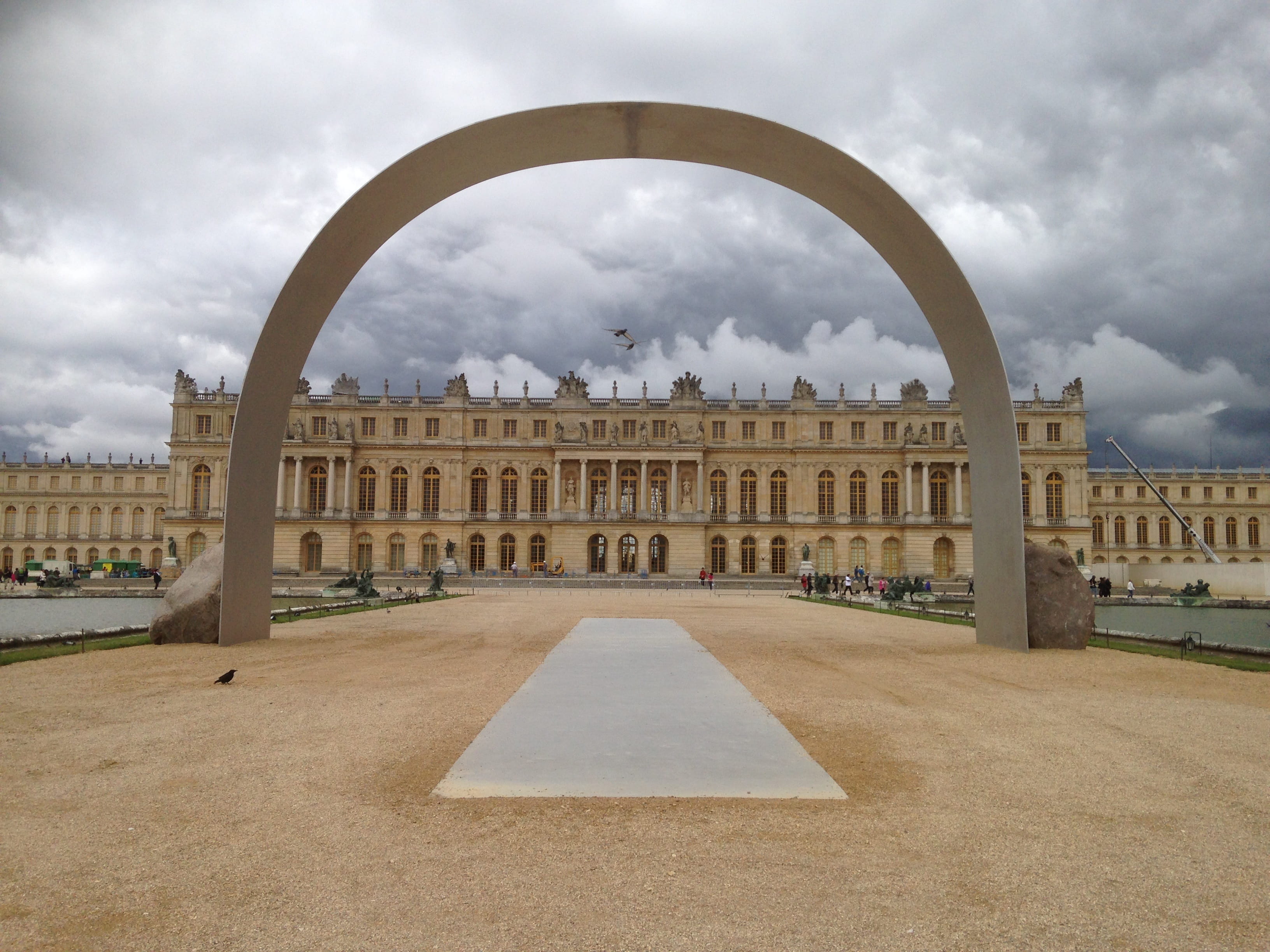 Versaille, parisian, history, the past, europe, arch, royal, palais, cloud - sky, historical, historic, french, monument, architecture, entrance, travel, HD Wallpaper