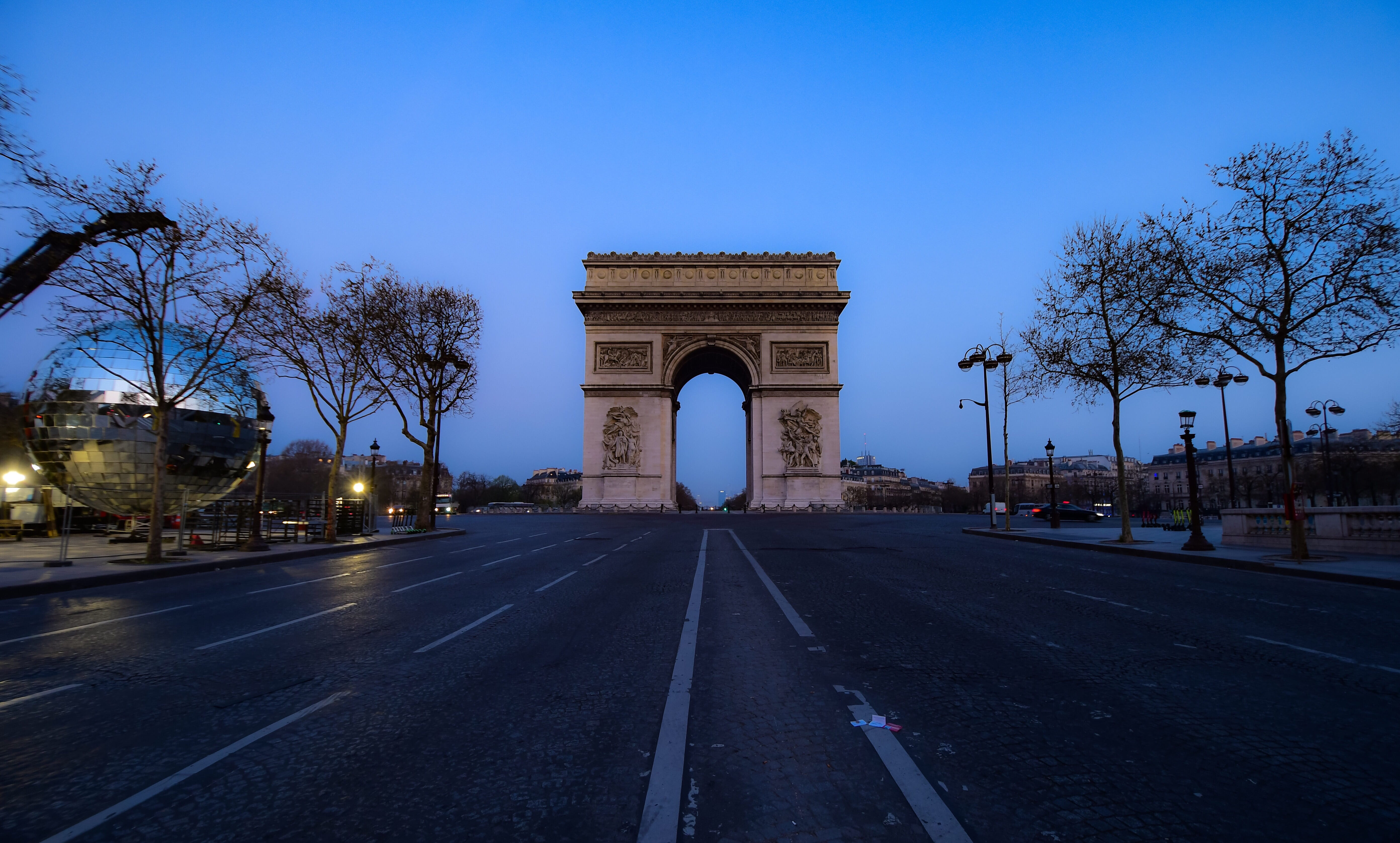 travel, sky, road marking, direction, plant, culture, 5K, marking, monument, outdoors, champs-elysees, arc, tree, triumph, france, diminishing perspective, HD Wallpaper
