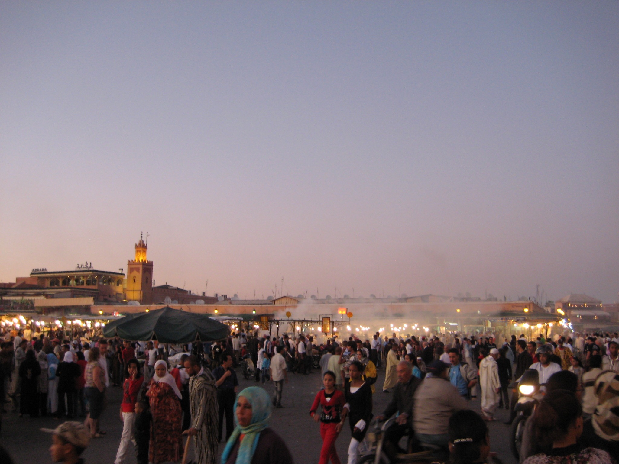 group of people, illuminated, night, lifestyles, built structure, abendstimmung, famous Place, medina, leisure activity, women, dusk, marrakesh, sky, real people, HD Wallpaper