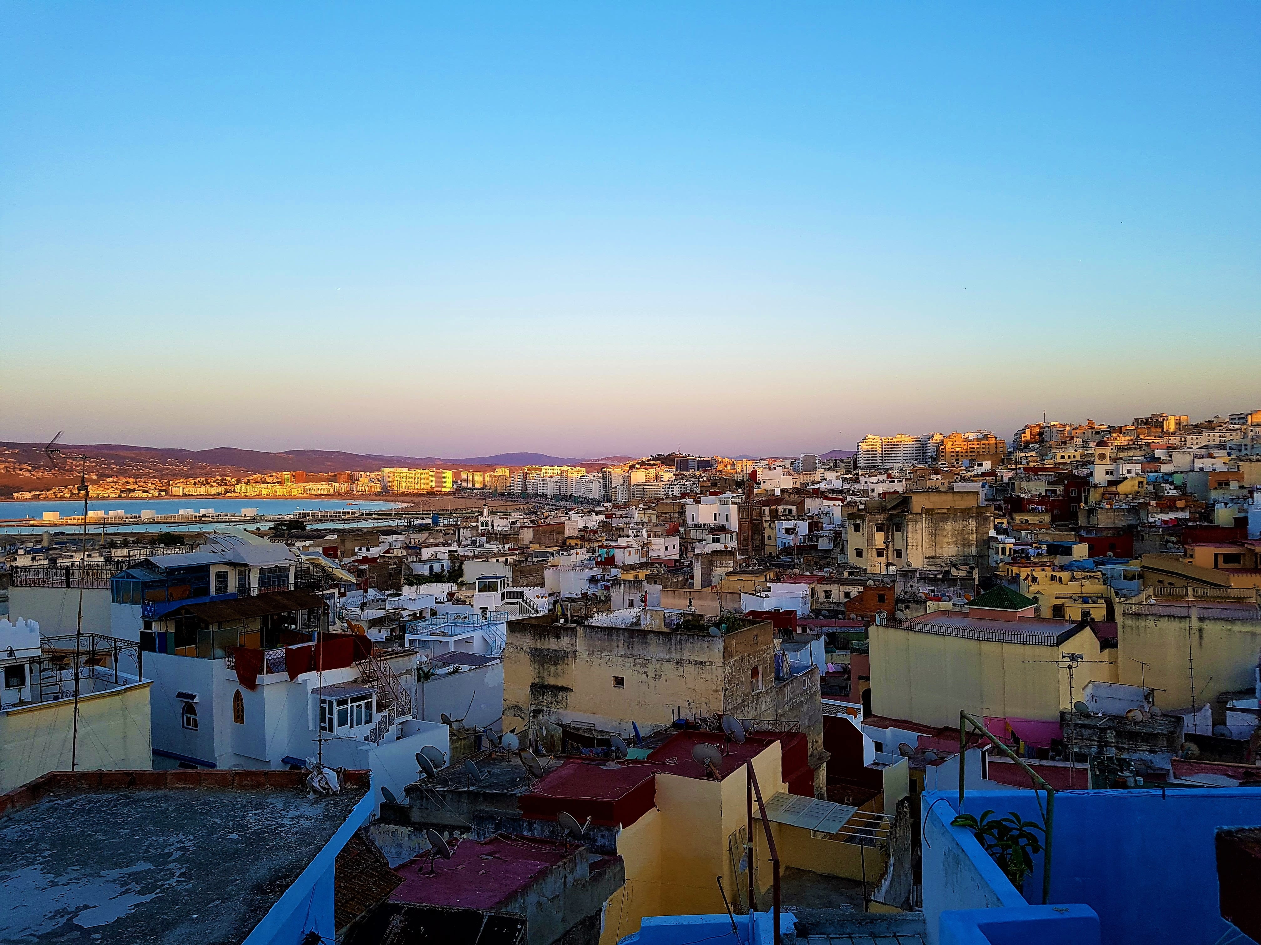 high angle view, medina, building exterior, community, crowded, residential district, cityscape, ocean, house, building, crowd, townscape, roof, settlement, HD Wallpaper