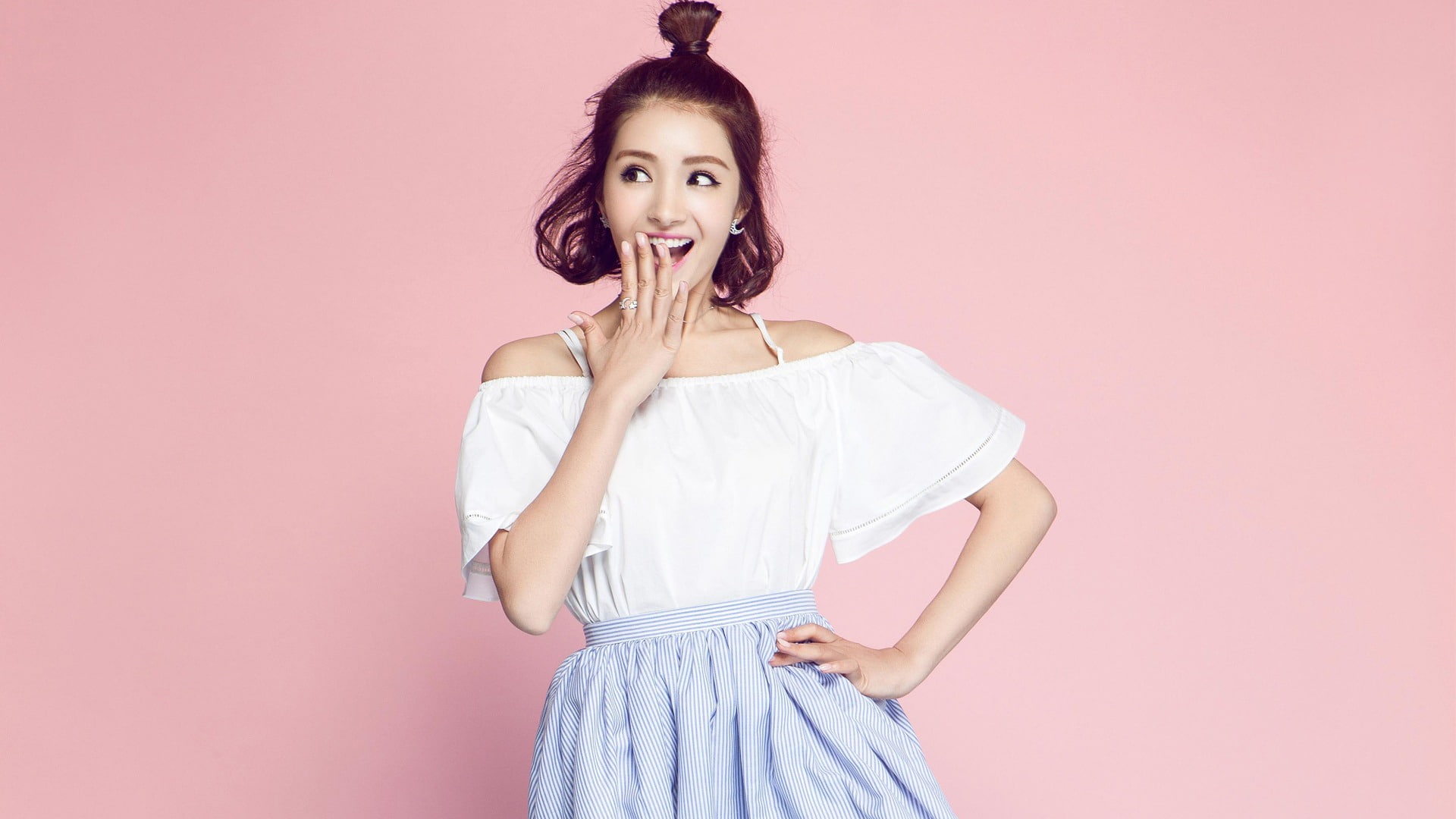 clothing, young adult, one person, beautiful people, women, studio shot, indoors, medina, glamour, 1080P, photo, beauty, chinese, pink color, HD Wallpaper