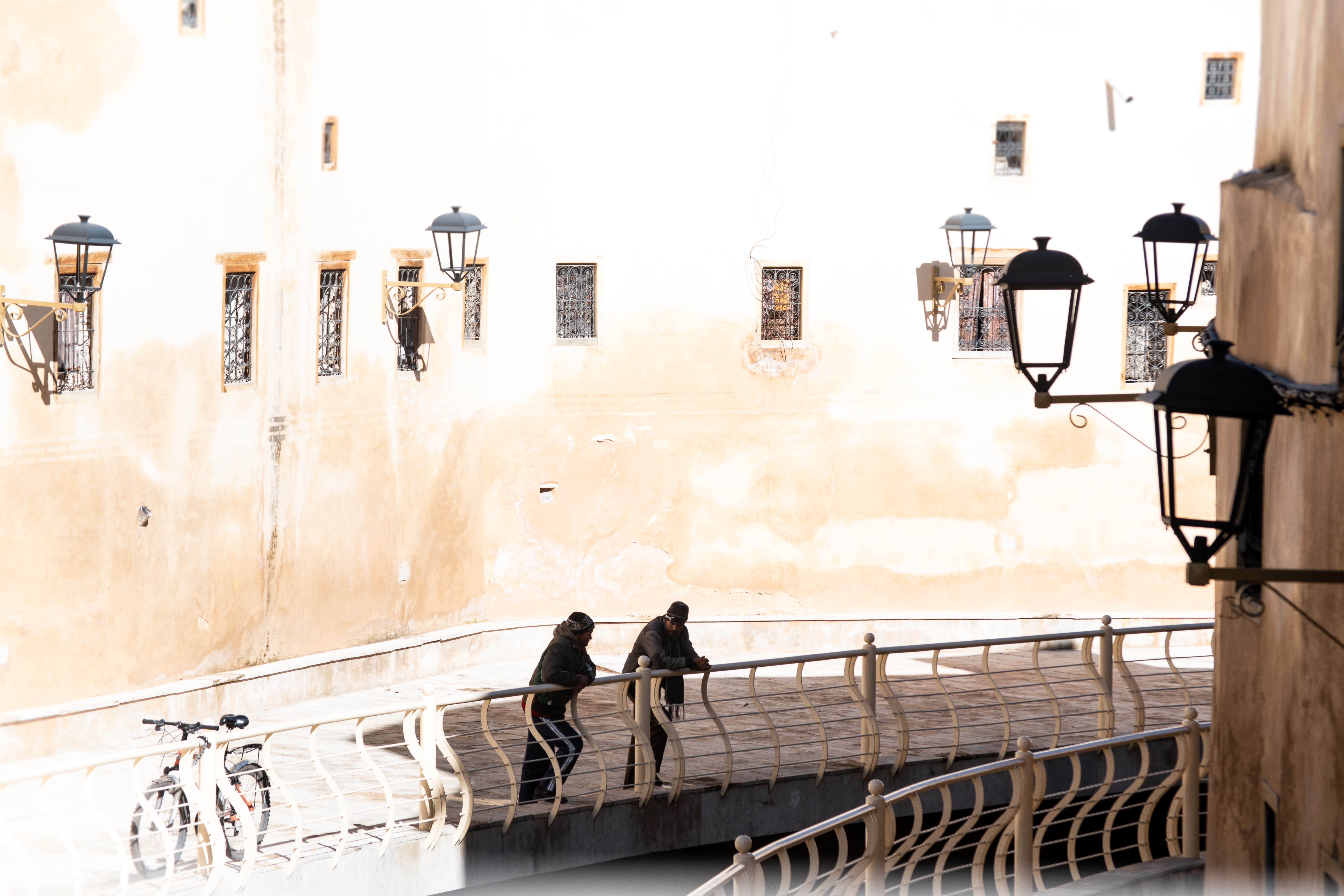 real people, group of people, bike, women, medina, vehicle, leisure activity, pedestrian, street, nature, lifestyles, fez, human, morocco, railing, bicycle, HD Wallpaper