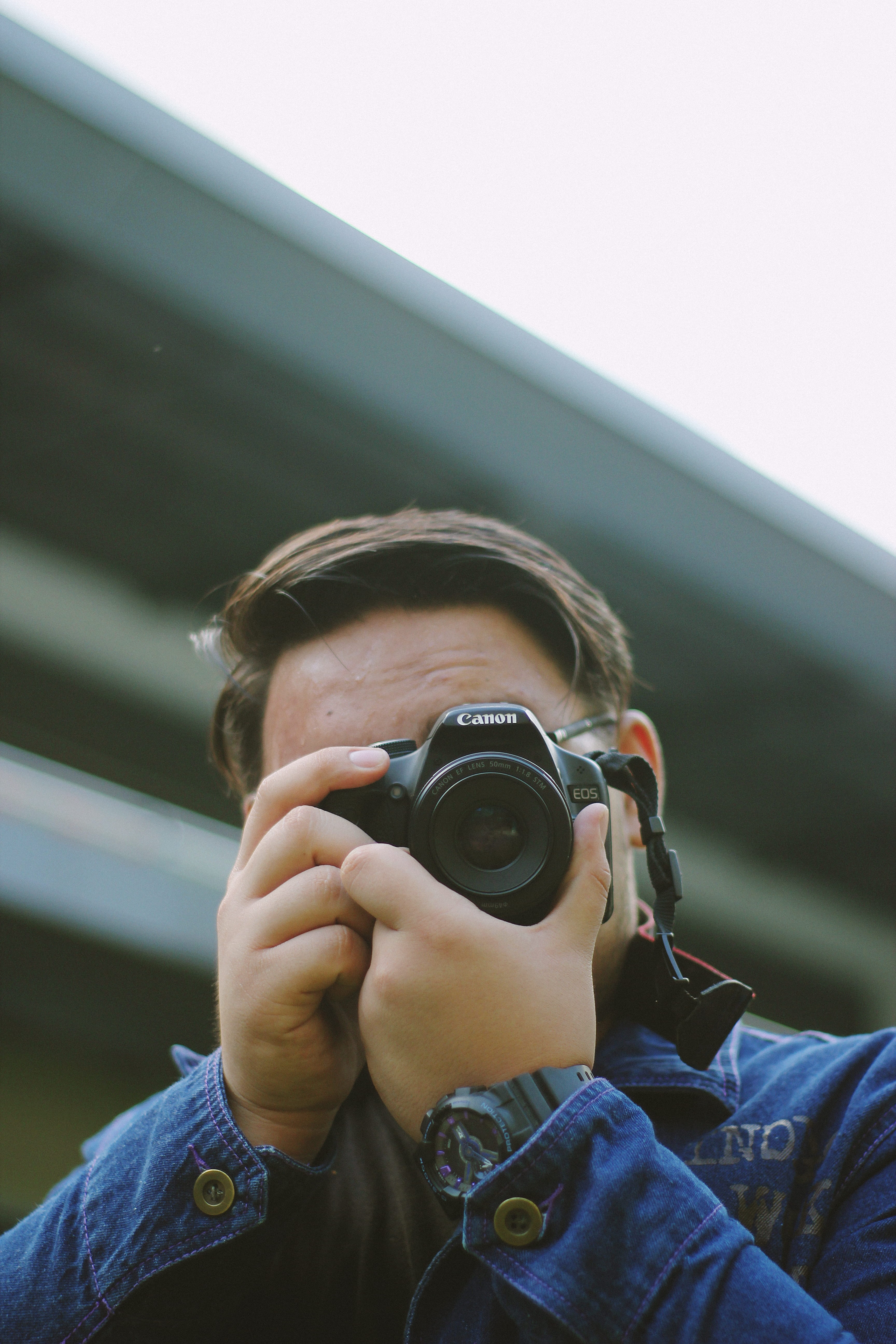 camera - photographic equipment, slr camera, photographic equipment, camera, boy, photography themes, young adult, life, digital single-lens reflex camera, Phone HD Wallpaper