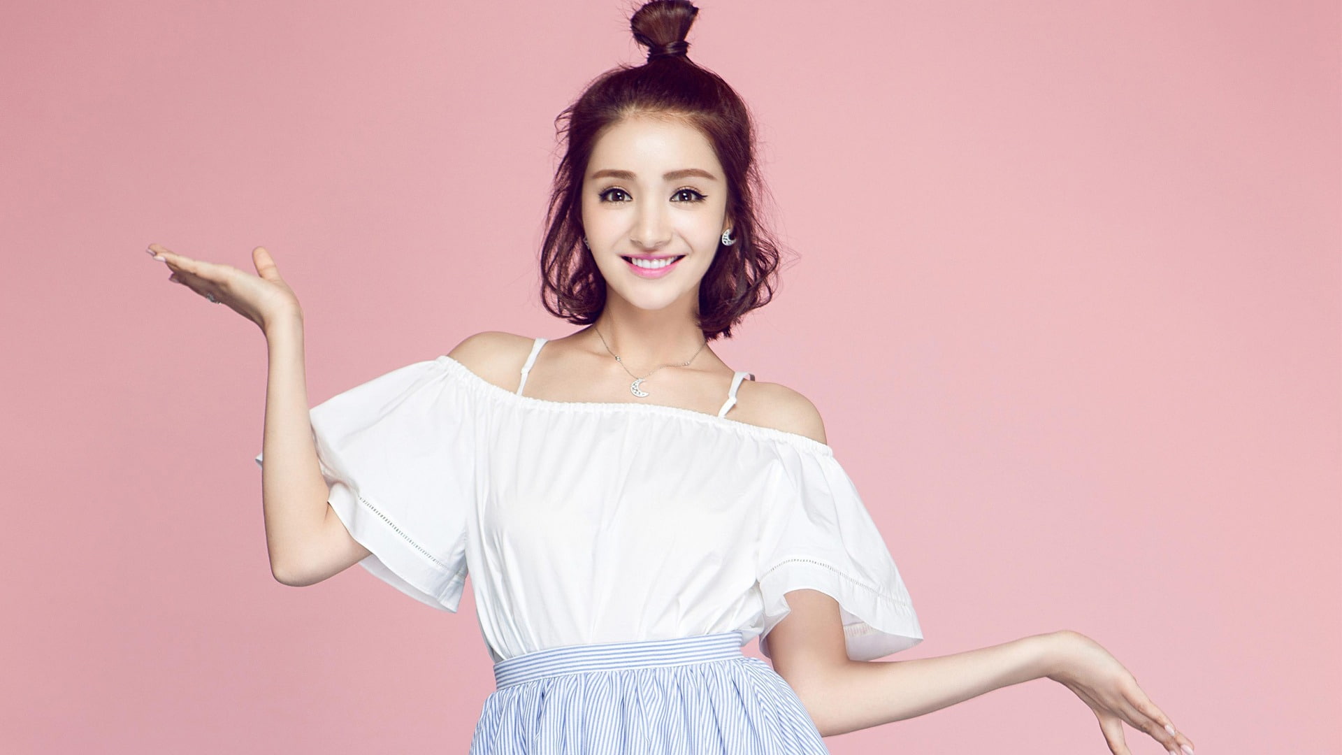 dress, beautiful woman, beauty, hairstyle, medina, front view, looking at camera, chinese, portrait, happiness, clothing, 1080P, one person, positive emotion, HD Wallpaper
