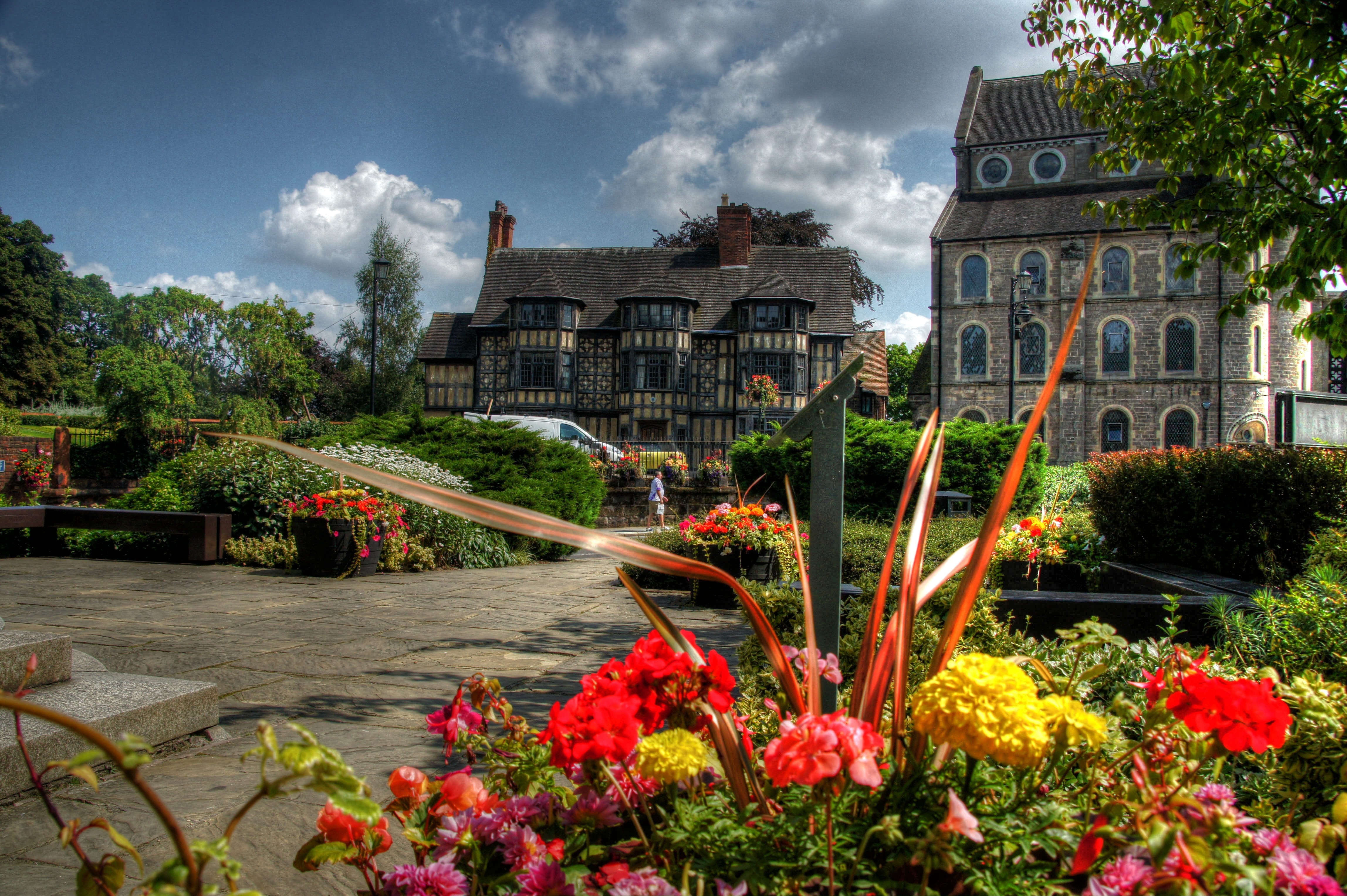 architecture, tree, outdoors, day, residential district, nature, water, built structure, cloud - sky, city, flower, building, no people, shrewsbury, sky, HD Wallpaper