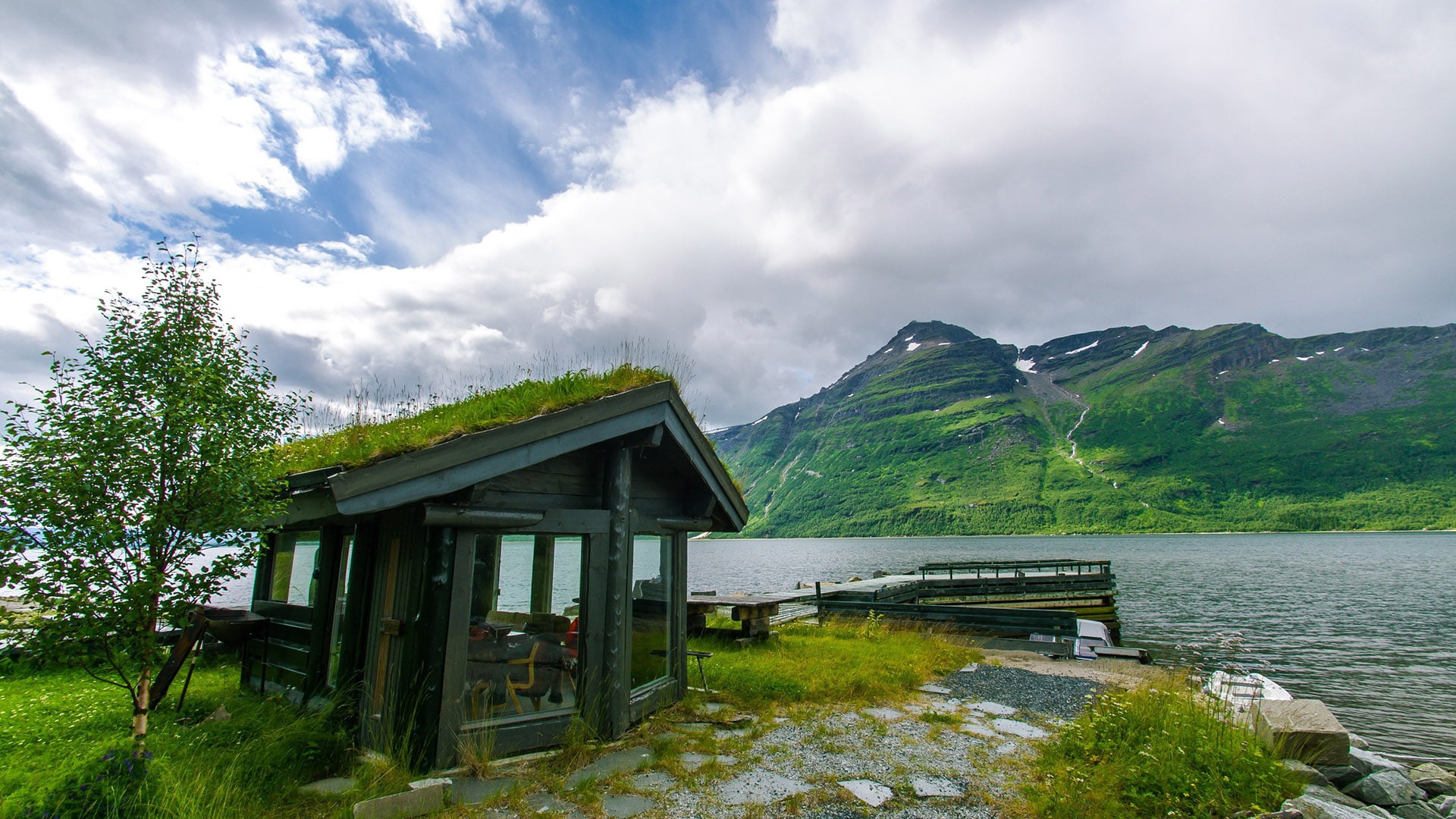 sea, beauty in nature, grass, residential, home, mountain, boathouse, non-urban scene, cottage, real, sky, tree, no people, house, window, travel, life, HD Wallpaper