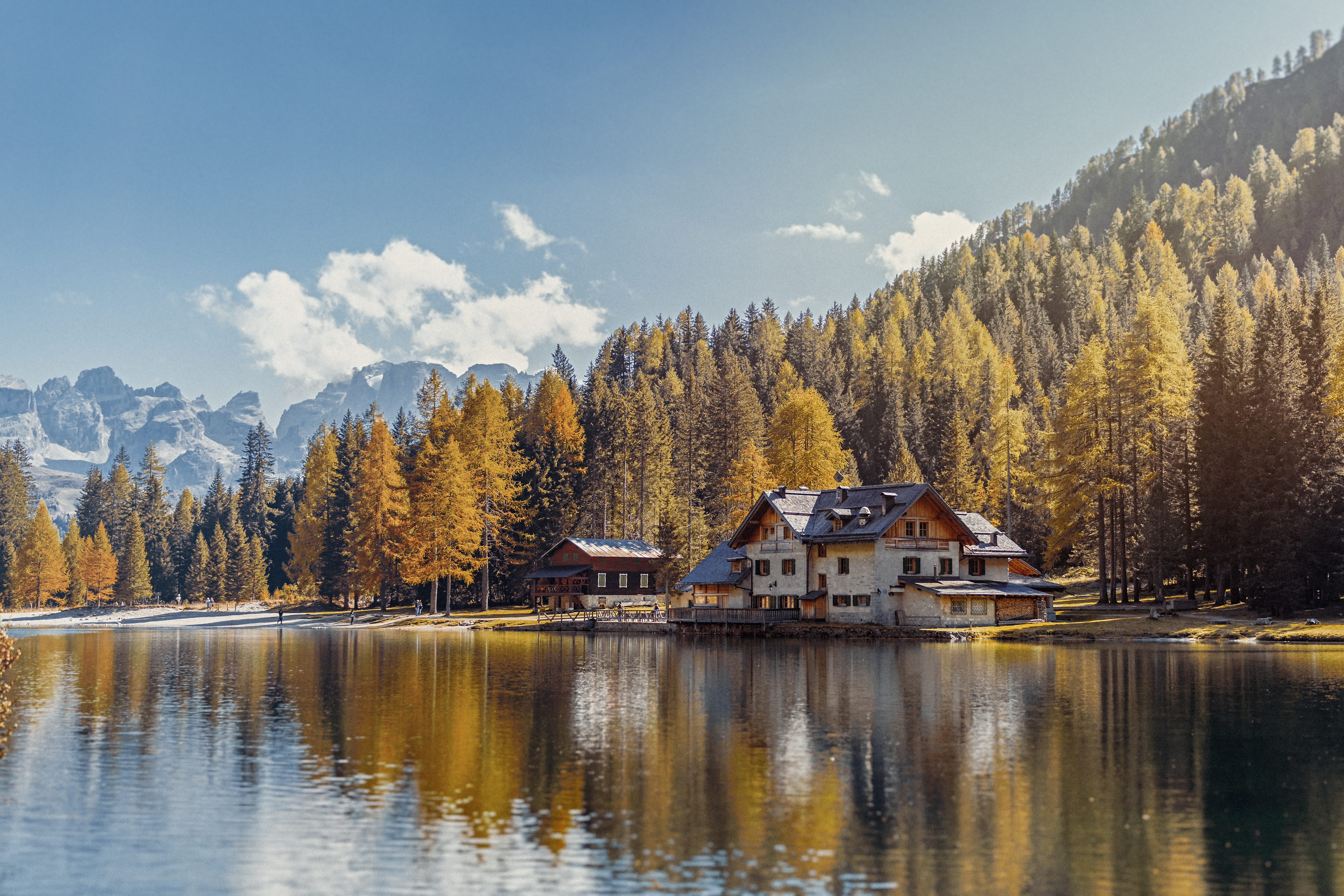 lake, white, 5K, cottage, forest, scenery, outdoors, scenic, orange, residential district, reflection, daytime, autumn, cabin, architecture, nature, scenics - nature, HD Wallpaper