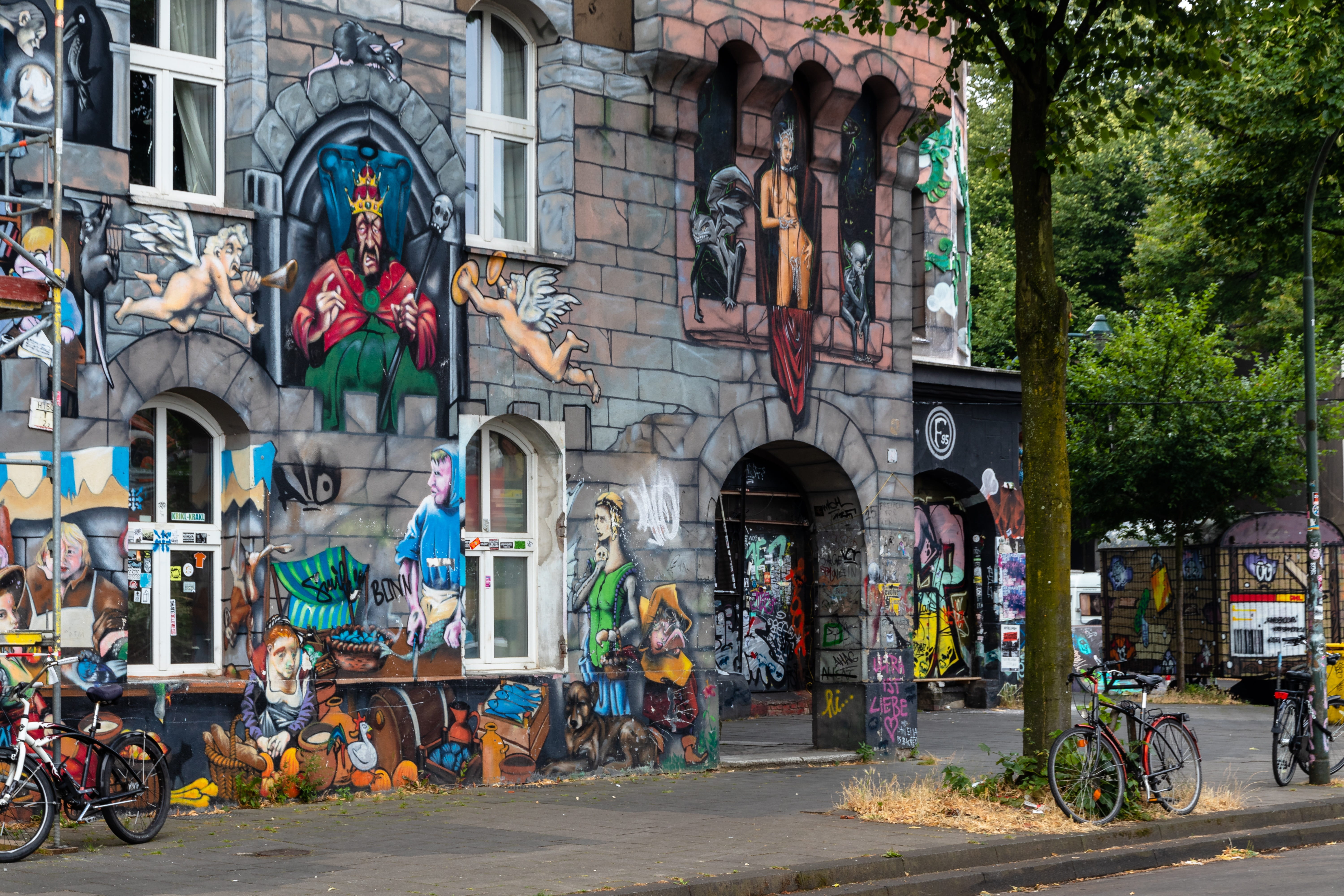 art form, road, men, colorful, architecture, wall, grafitti, group of people, building exterior, frescos, building, mode of transportation, day, women, HD Wallpaper
