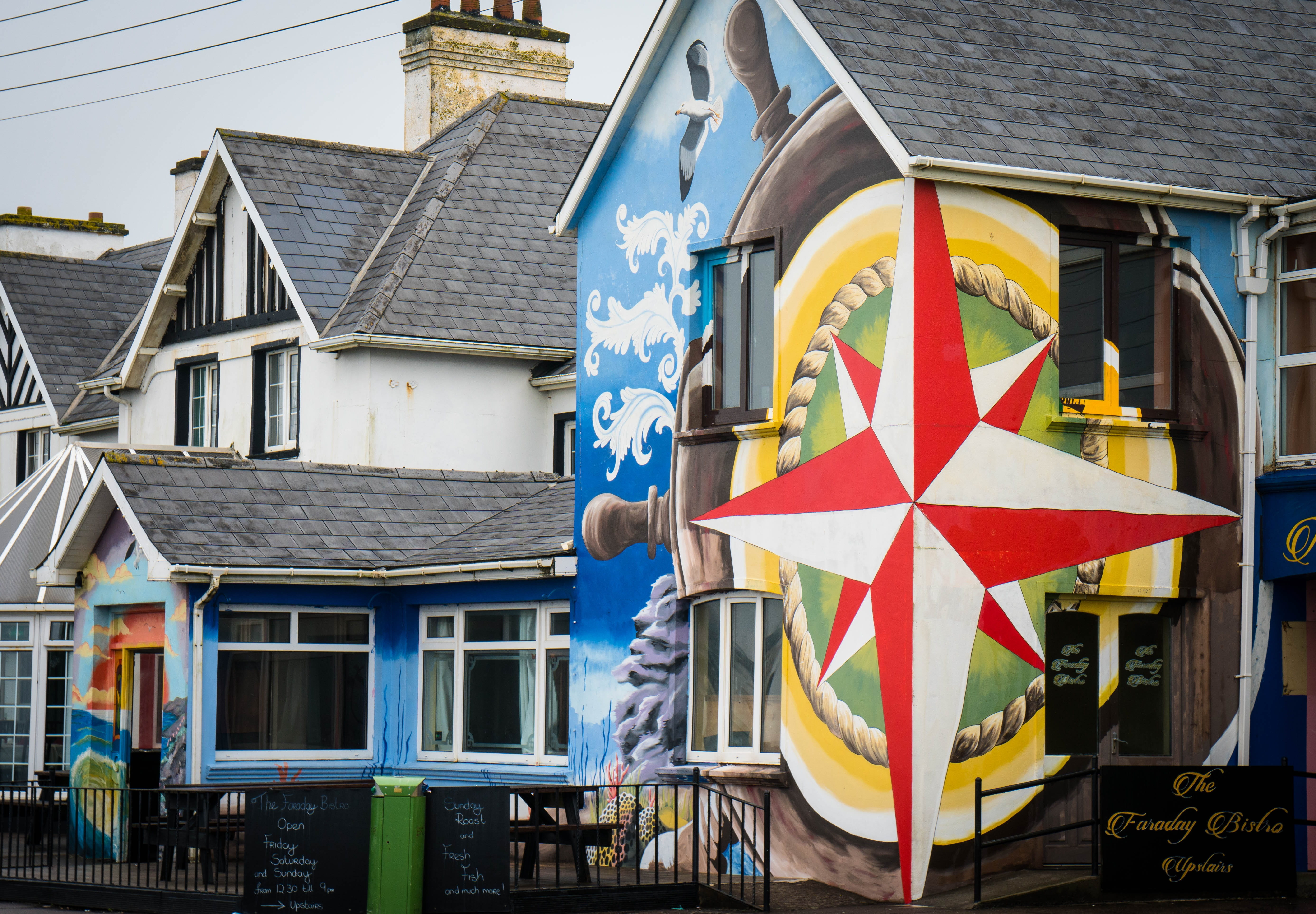 art form, flag, star shape, wall, wall painting, frescos, no people, ornament, building exterior, kompas, architecture, artfully, shape, waterville, outdoors, HD Wallpaper