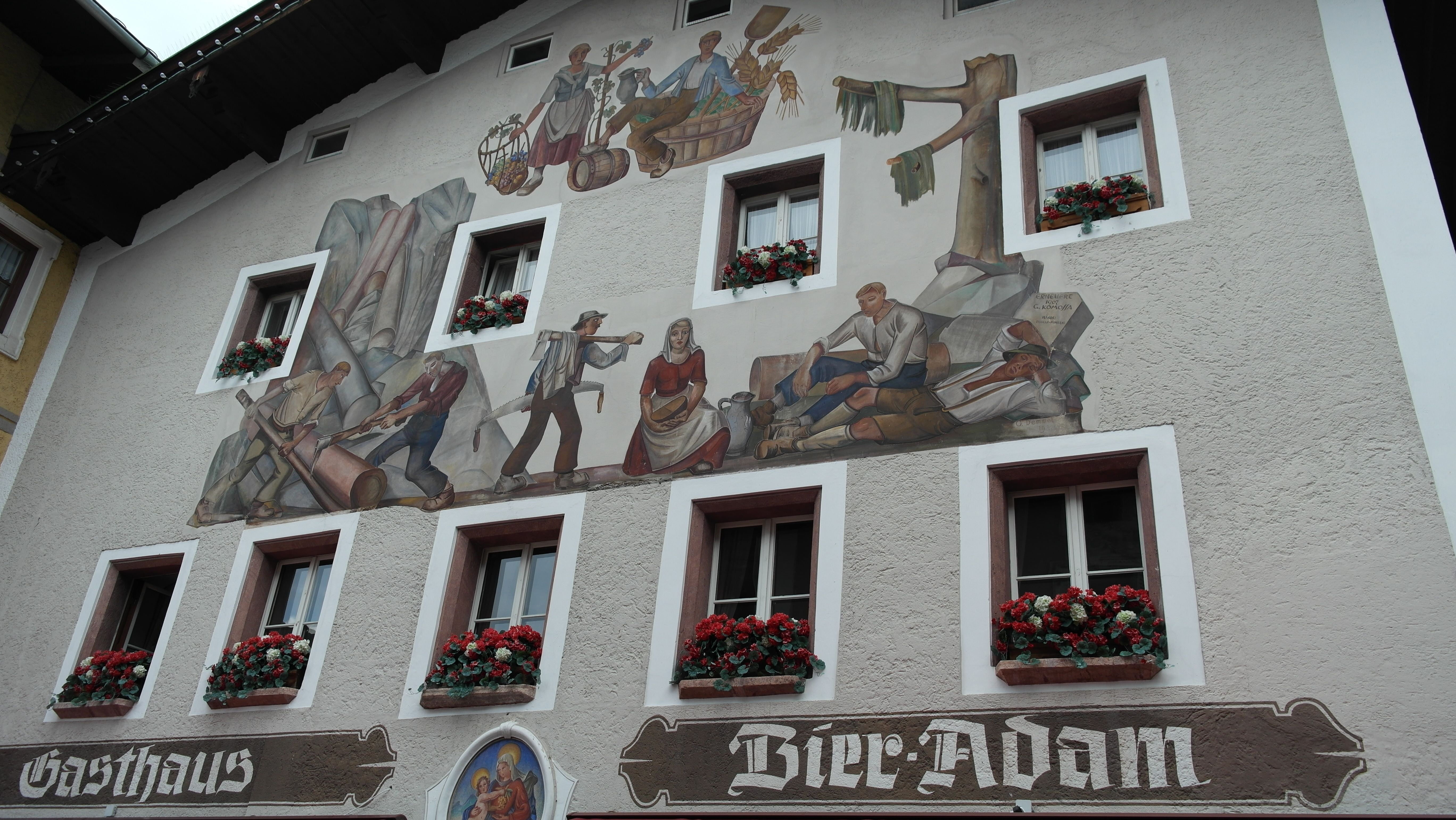 decoration, painting, facades, window, facade, sculpture, plant, representation, male likeness, wall - building feature, built structure, art form, day, HD Wallpaper