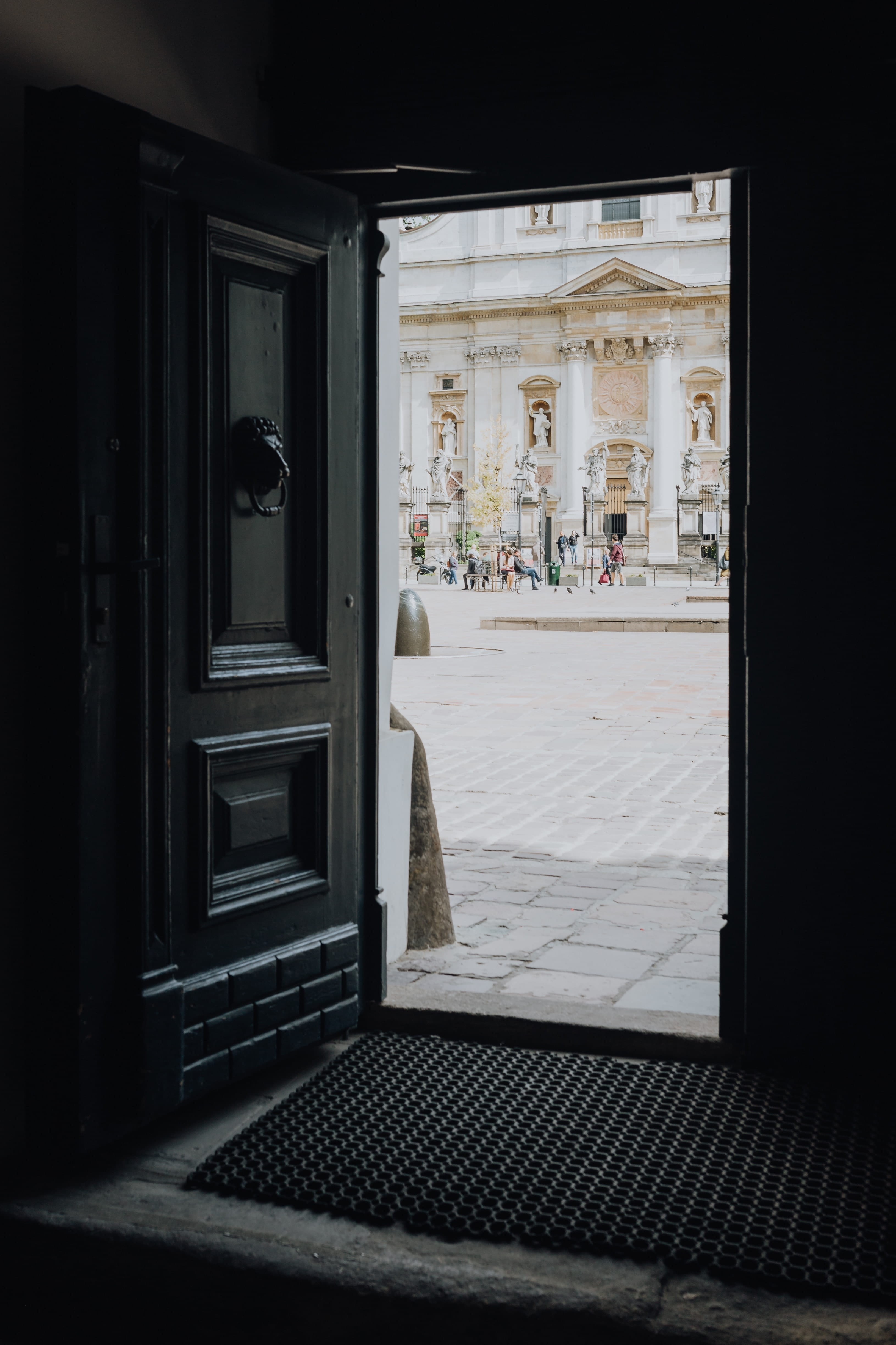 polish, architecture, no people, art and craft, security, karkow, protection, first, house, open, magic, building exterior, 4K, history, door, architectural column, Phone HD Wallpaper
