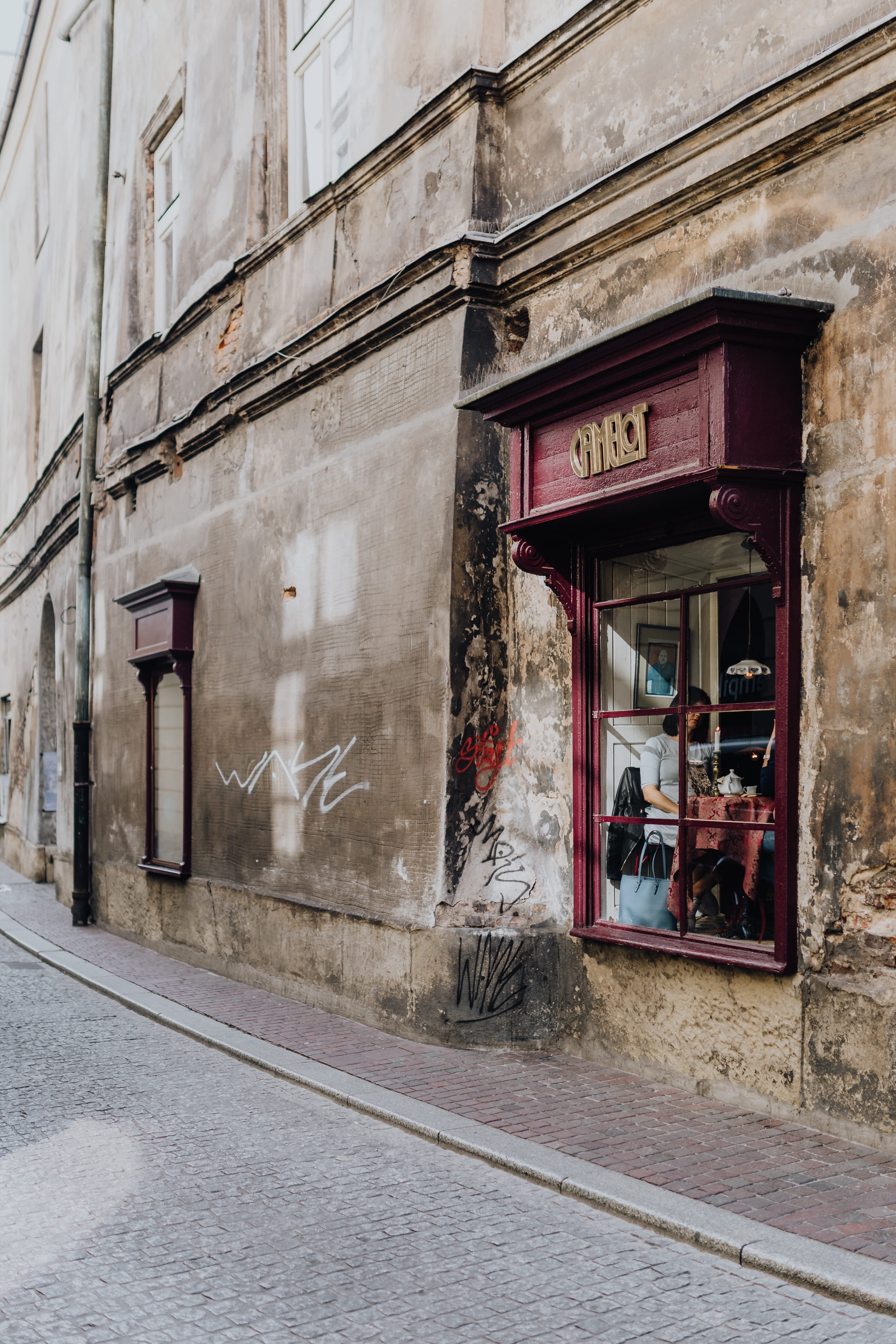 text, 4K, town, wall, wall - building feature, built structure, capital, glass - material, old, store, building, polish, road, Poland, travel, city, cracow, Phone HD Wallpaper
