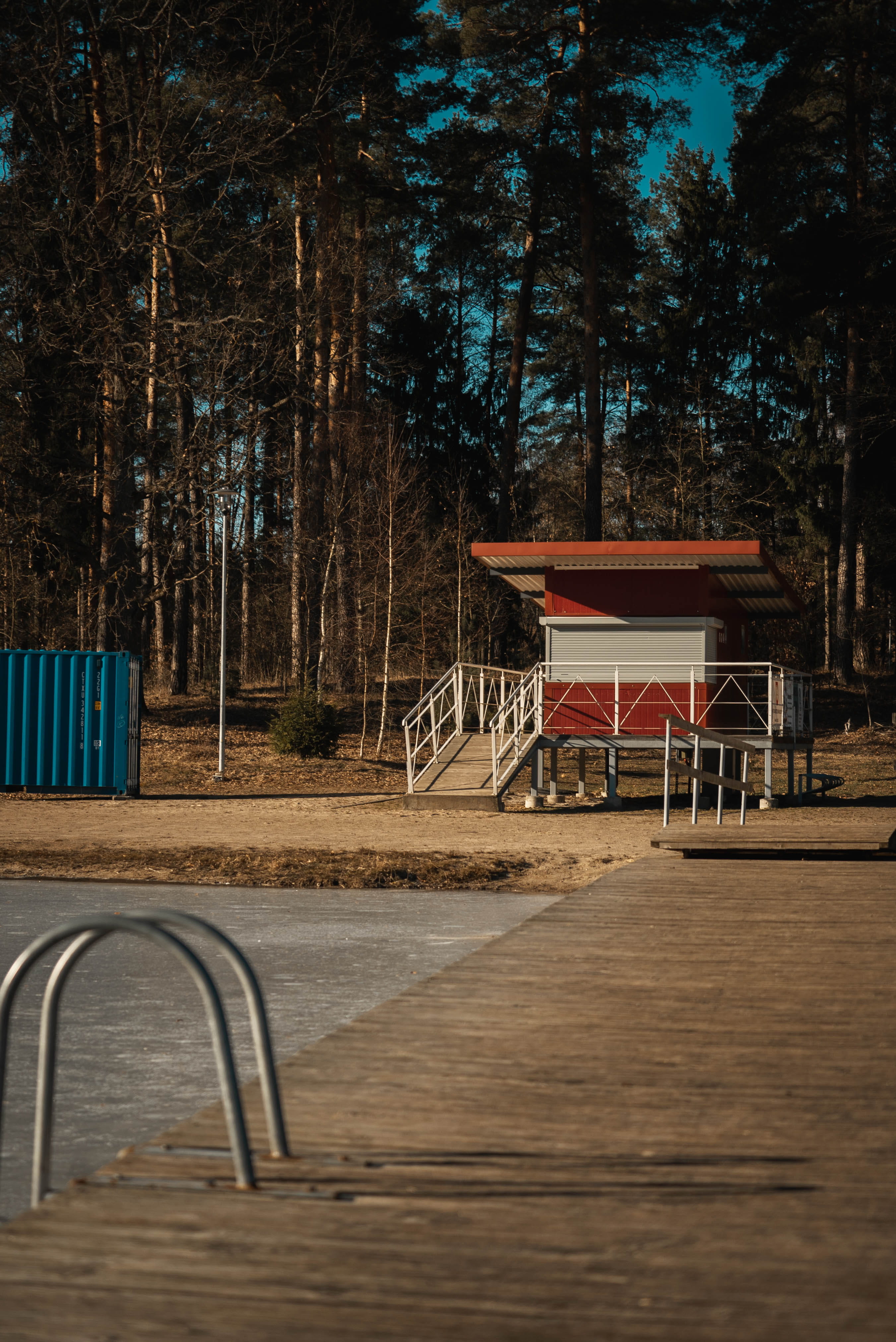 lightleak, buildings, day, sun, nature, sky, land, light, empty, sunlight, warsaw, bridge, no people, bench, architecture, absence, tree, wooden, realestate, Phone HD Wallpaper