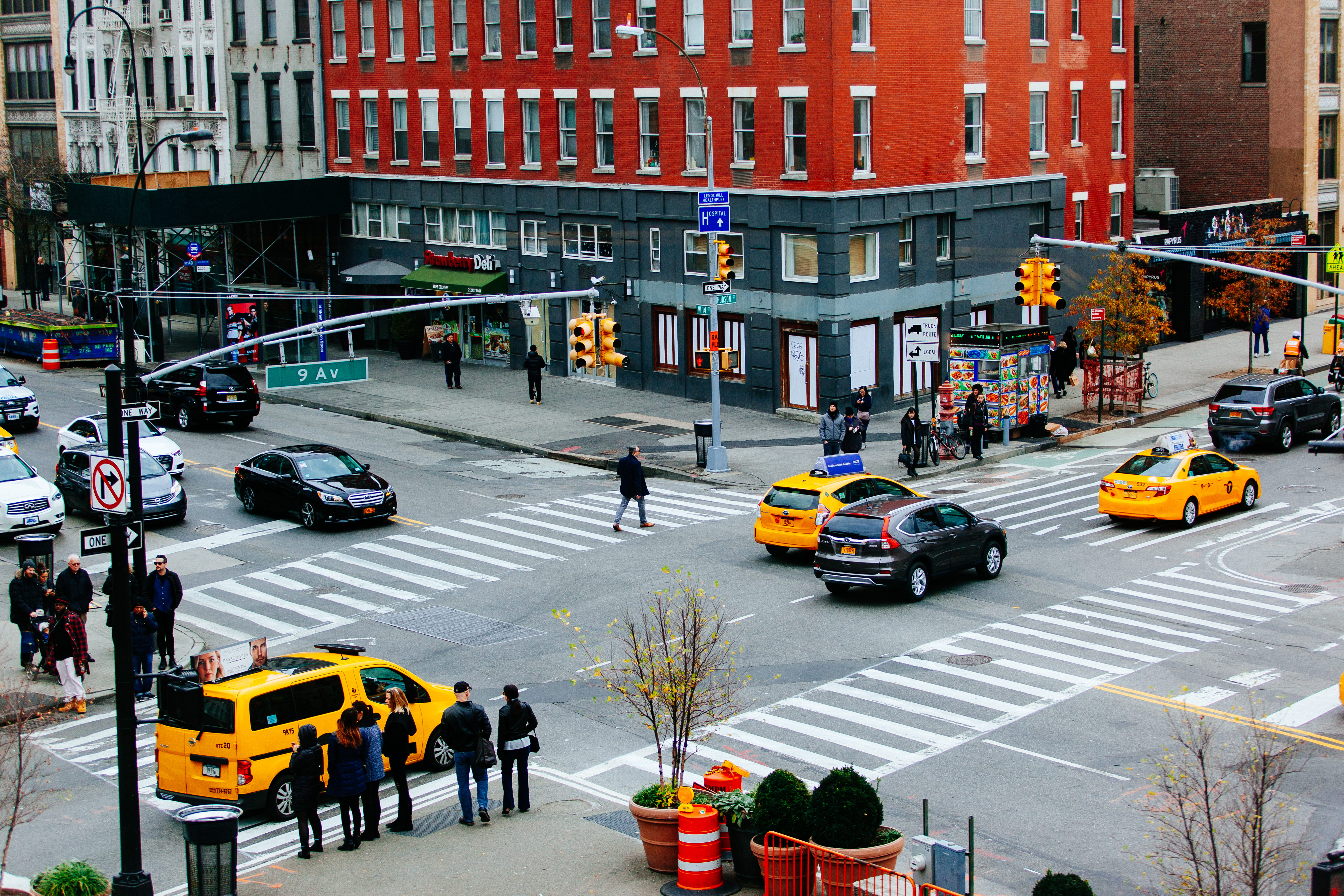 city life, trafic, road, road marking, outdoors, sign, land vehicle, architecture, mode of transportation, new york, marking, group of people, large group of people, HD Wallpaper