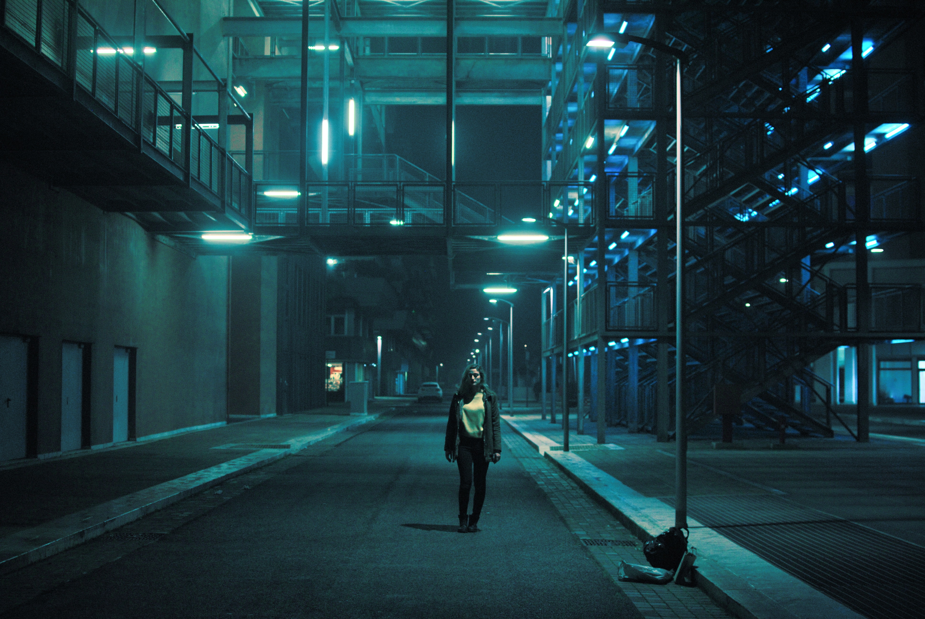 4K, lamp posts, urban scene, architecture, girl, street, lights, cityscape, lost, night, HD Wallpaper