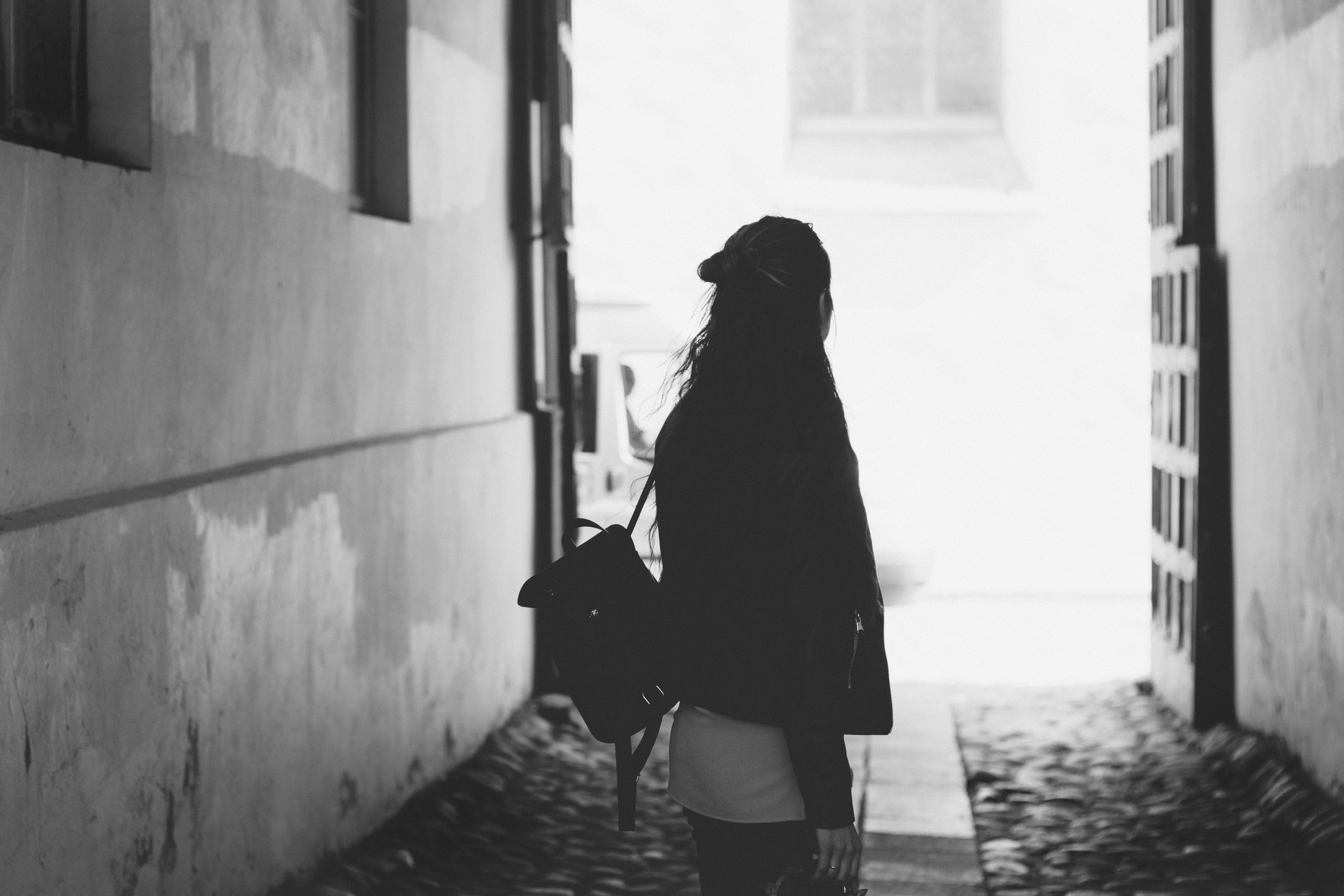 one person, architecture, wear, photo, dark, adult, casual clothing, side view, warm clothing, walking, person, outdoors, city, alone, full length, alley, HD Wallpaper