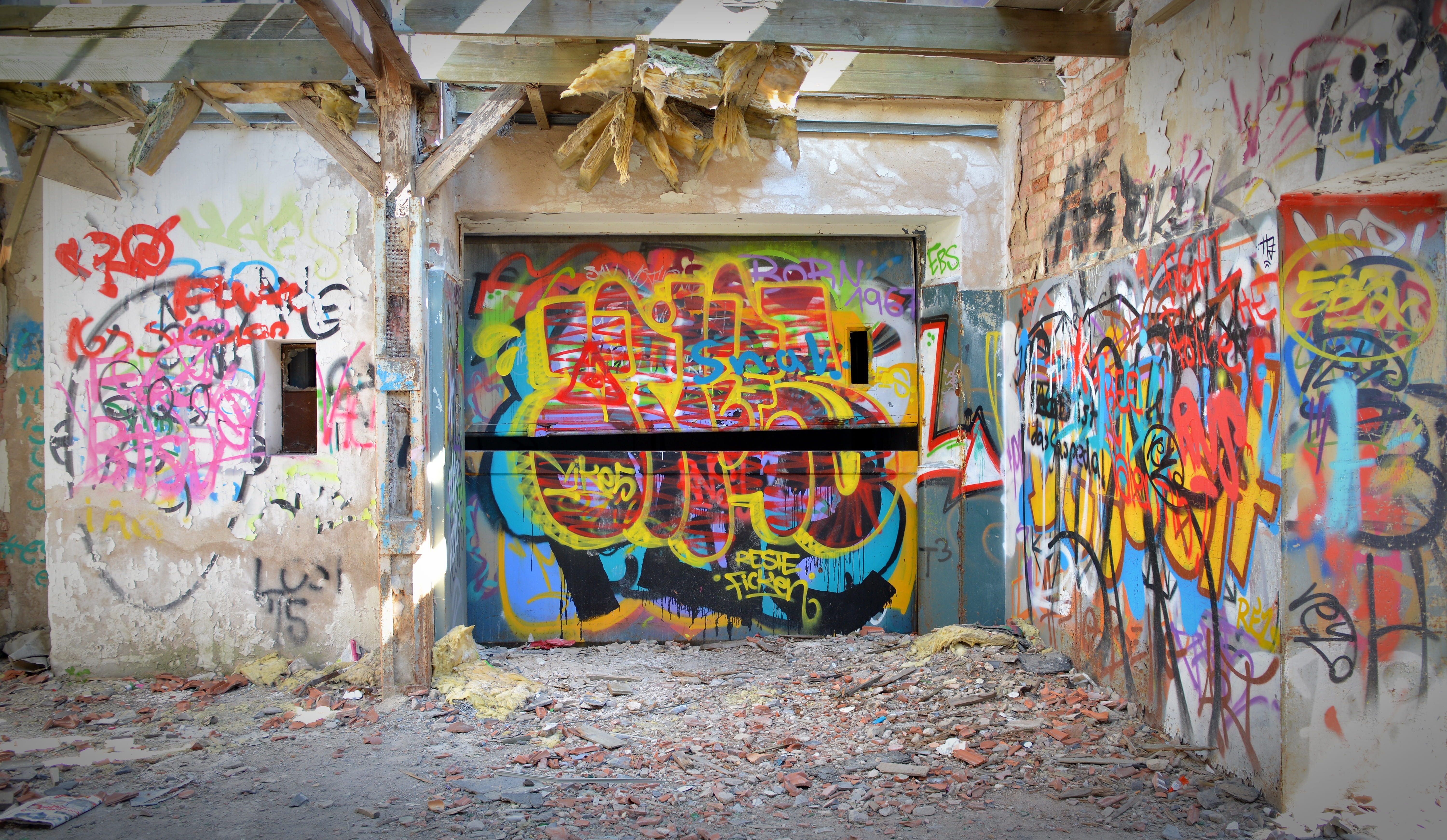 decay, lapsed, messy, mural, run down, pforphoto, ailing, industrial building, wall - Building Feature, human representation, leave, dirty, art and craft, HD Wallpaper