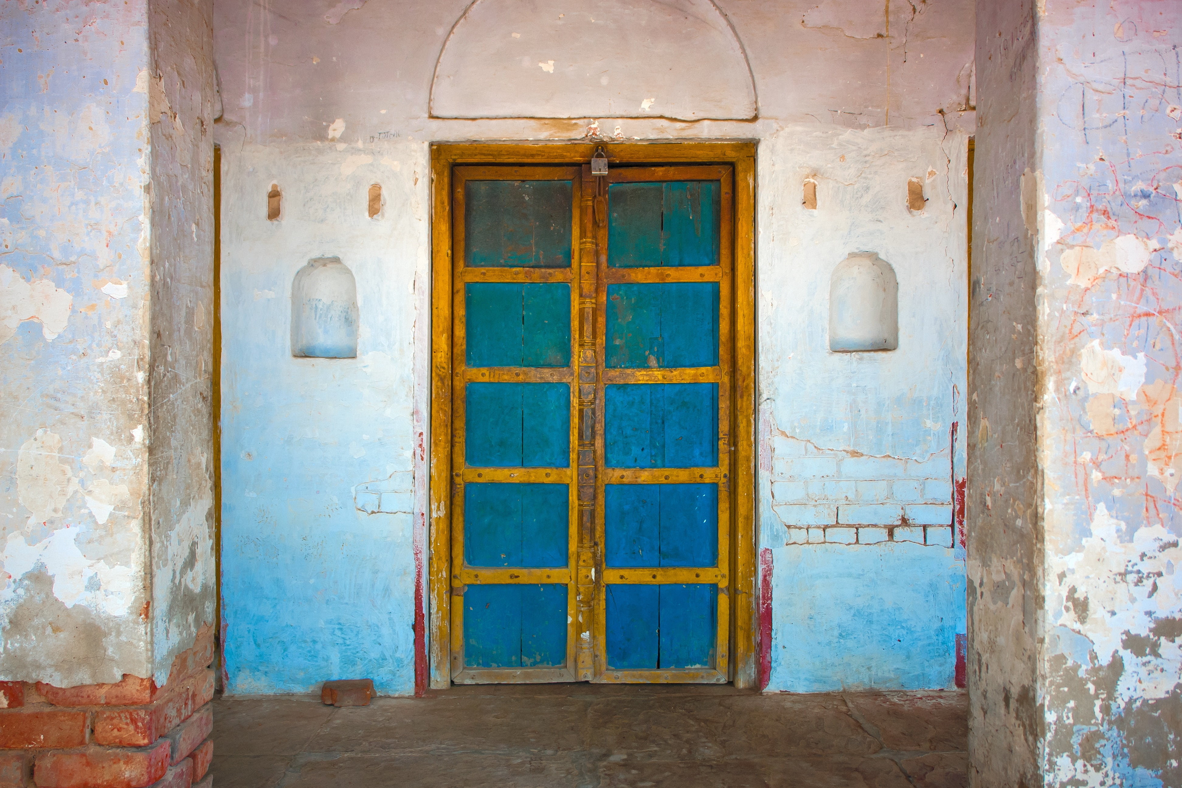 structure, closed, day, abandoned, home, house, travel, ruined, simple, urban, building exterior, india, run-down, built structure, decoration, rustic, HD Wallpaper
