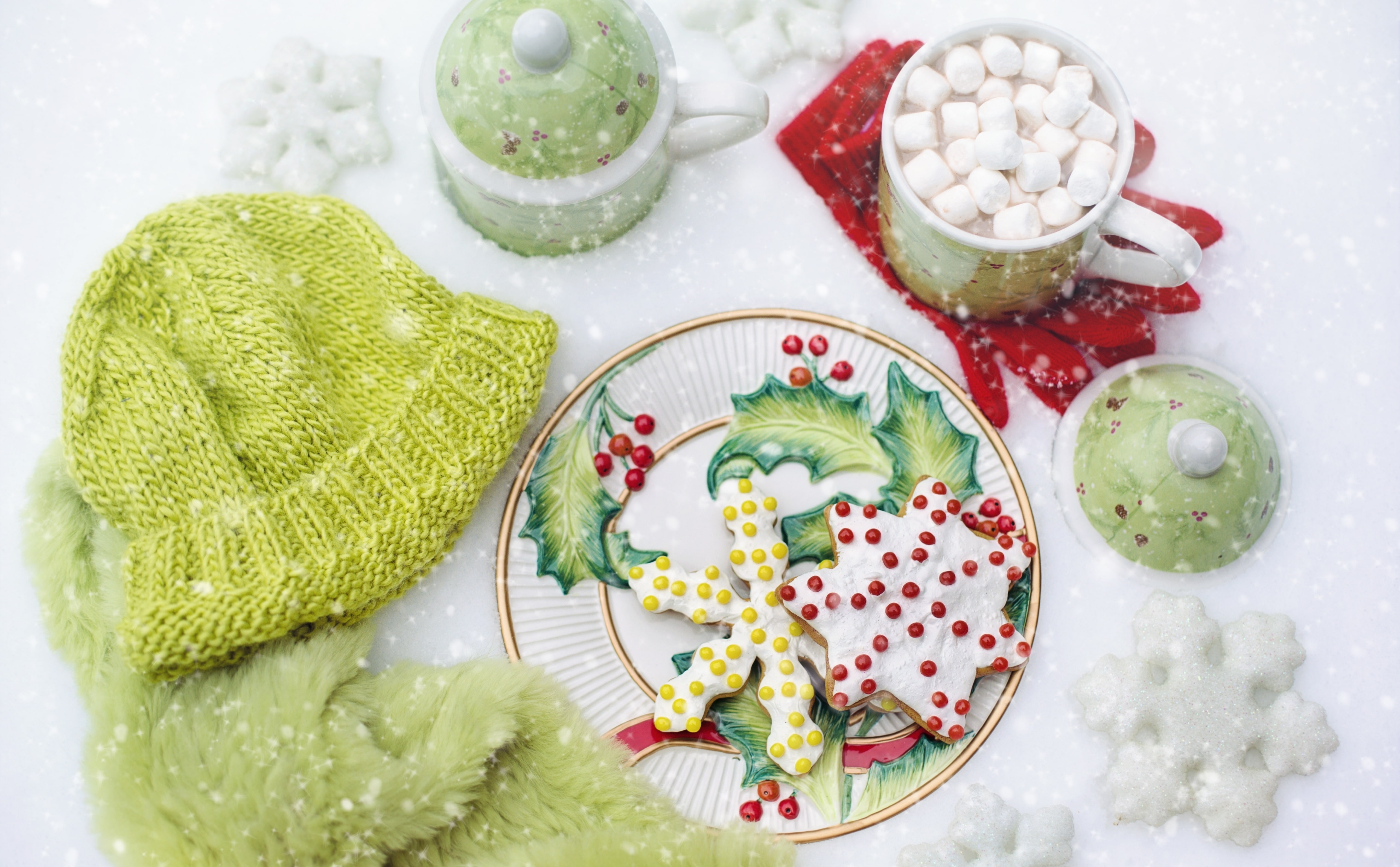 Holiday, Merry, Beautiful, ready-to-eat, bowl, wintermuffler, fruit, table, close-up, Desserts, Snowfall, Holidays, high angle view, Plate, freshness, Tradition, HD Wallpaper