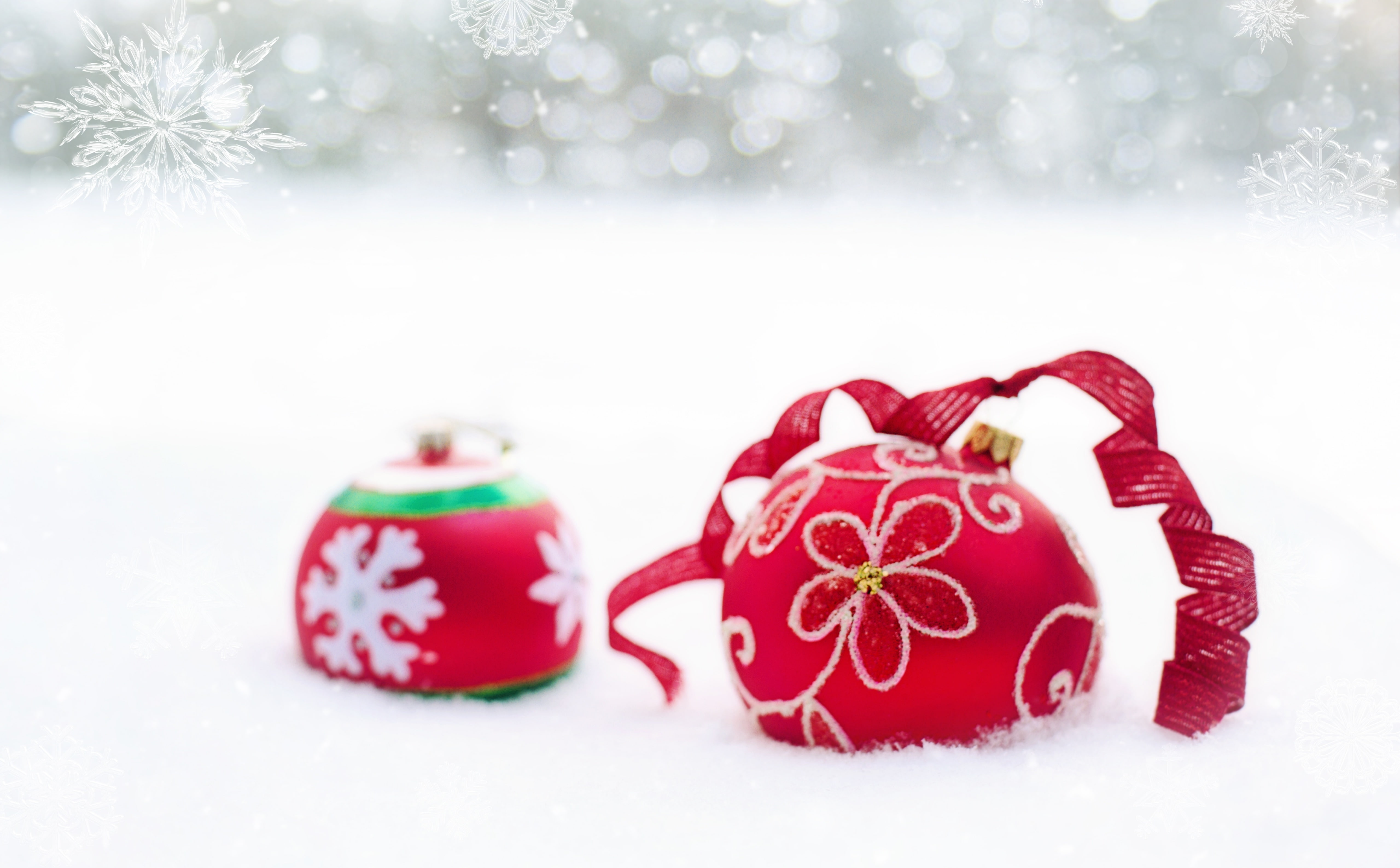 christmas ornament, Winter, Beautiful, red, ornaments, Decoration, Balls, Christmas, White, snowflake, New Year, white color, Snowy, Wonderland, Ornament, HD Wallpaper