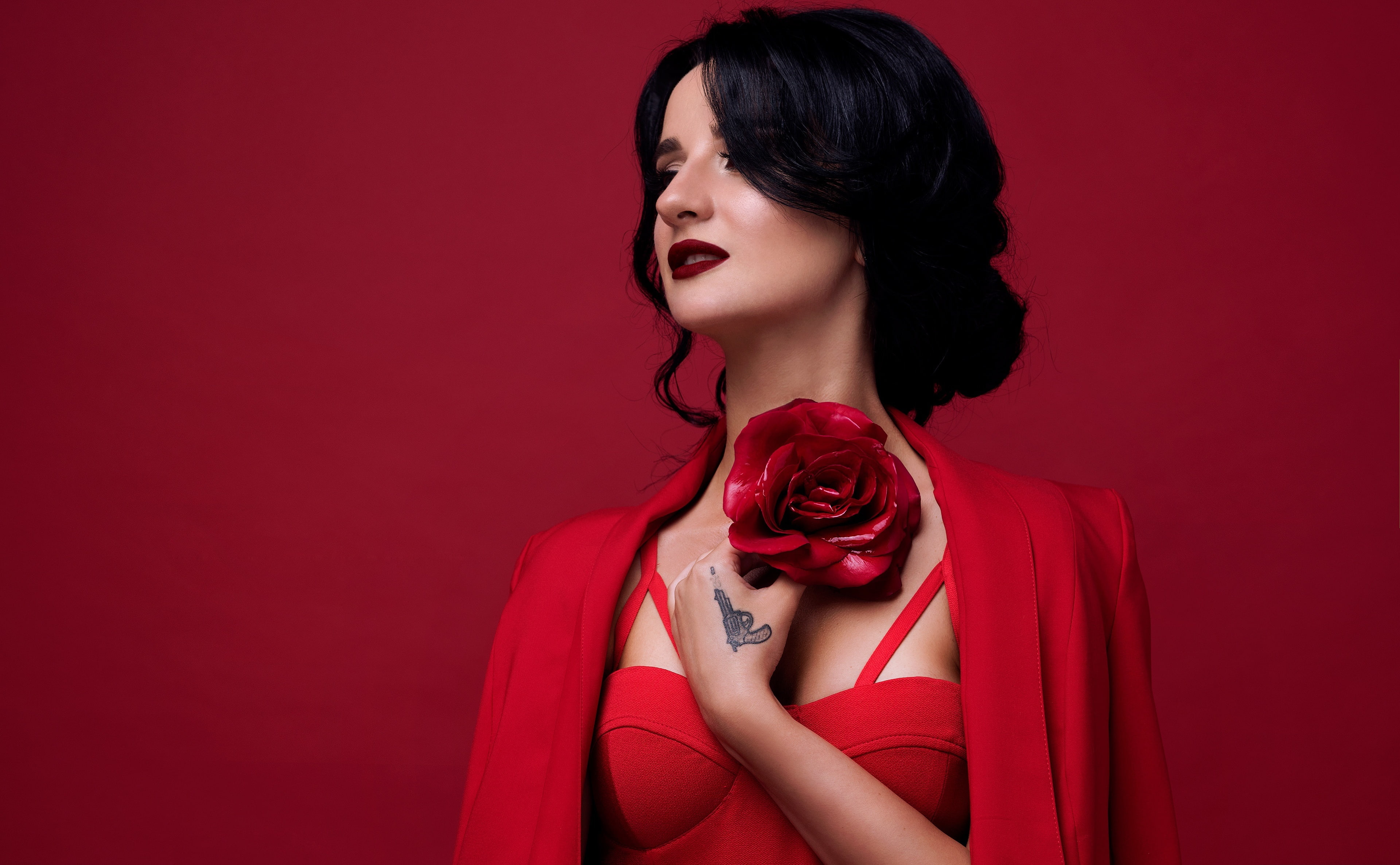 young adult, Woman, Fashion, Girls, hair, 4K, hairstyle, women, adult, Clothing, happiness, one person, redrose, portrait, beautiful woman, Style, clothes, HD Wallpaper