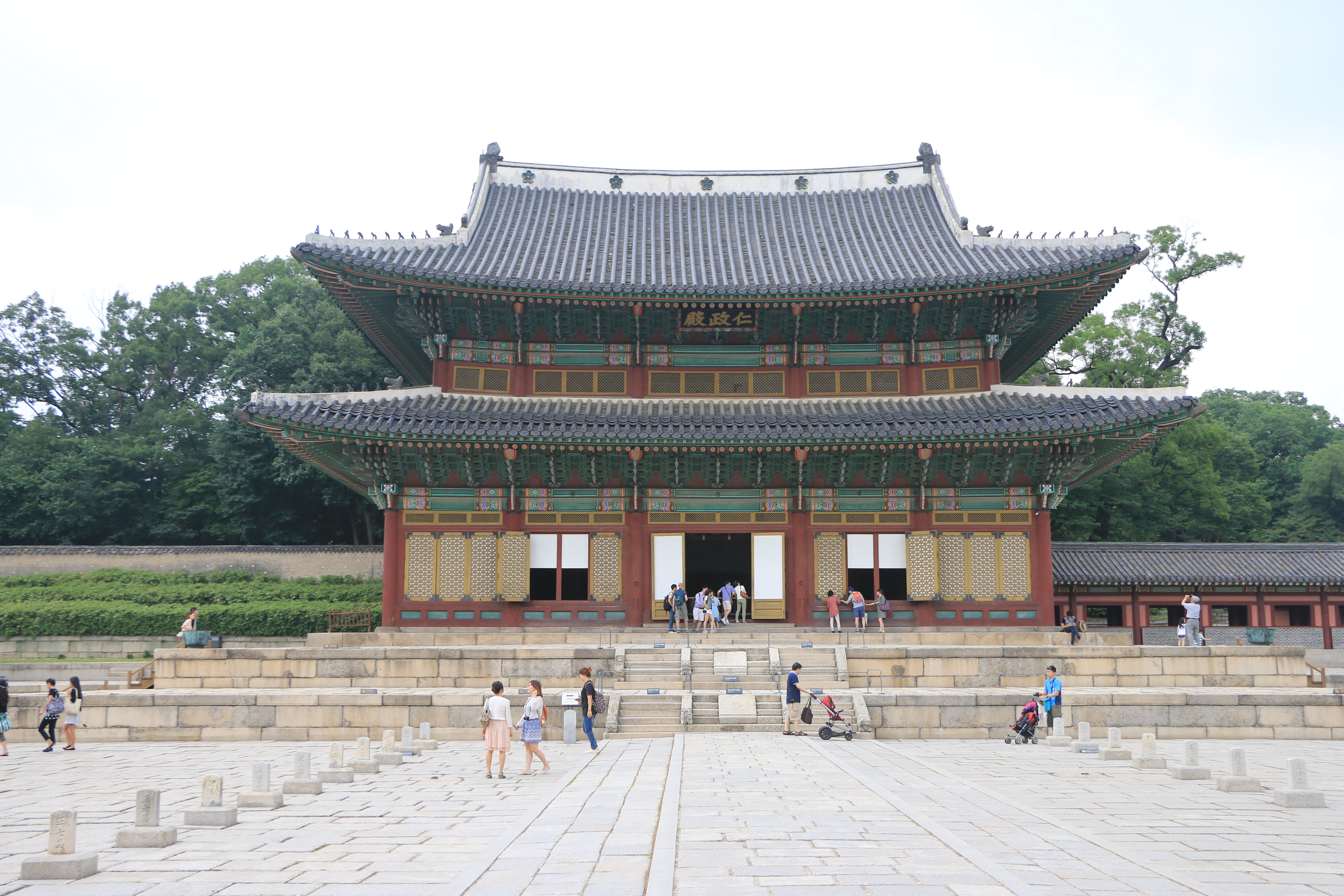men, building, building exterior, group of people, travel destinations, place of worship, sky, architecture, spirituality, changdeokgung, outdoors, belief, HD Wallpaper
