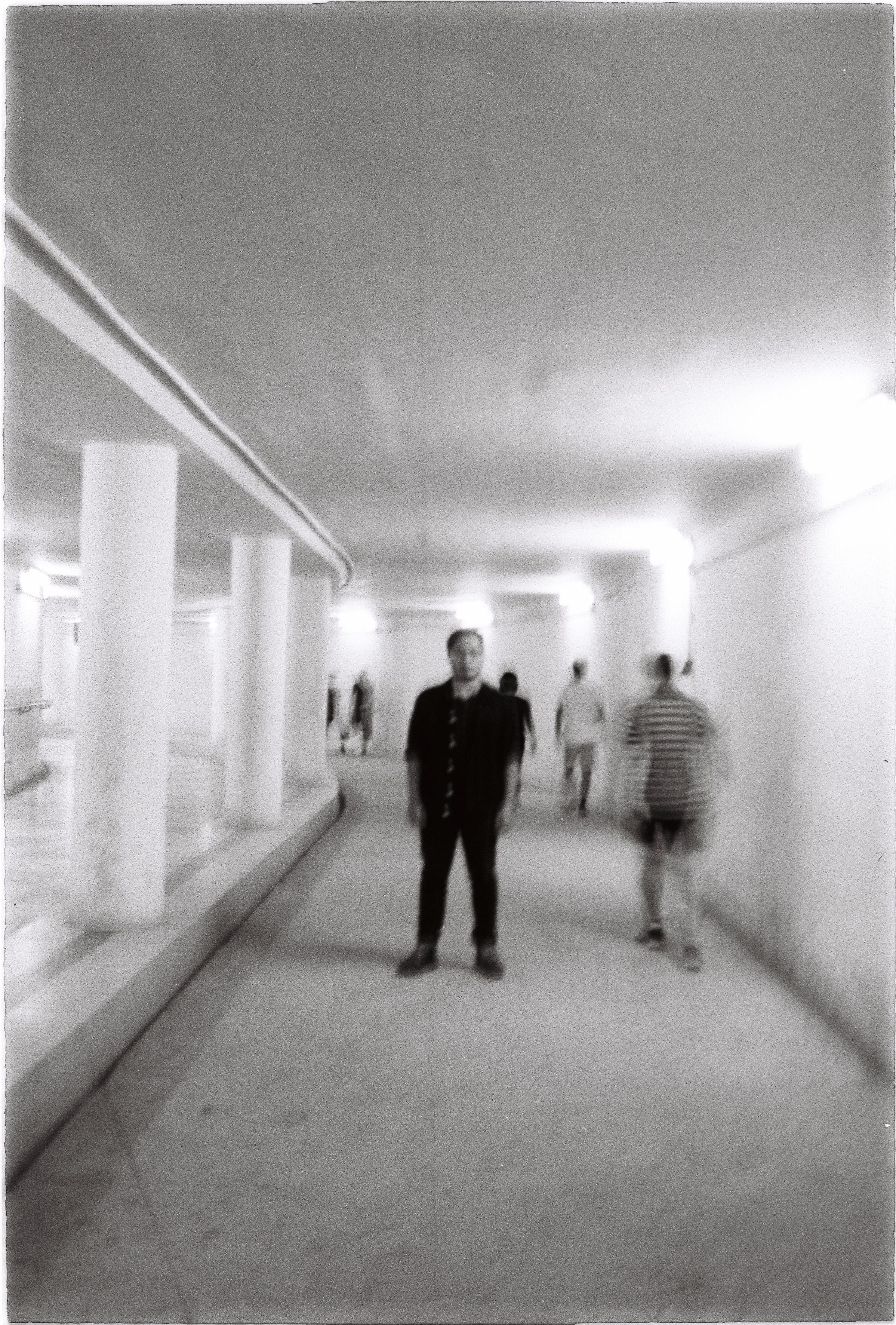 long sleeve, man, tunnel, corridor, transfer print, clothing, building, architecture, blackandwhite, lighting, arcade, indoors, people, auto post production filter, Phone HD Wallpaper