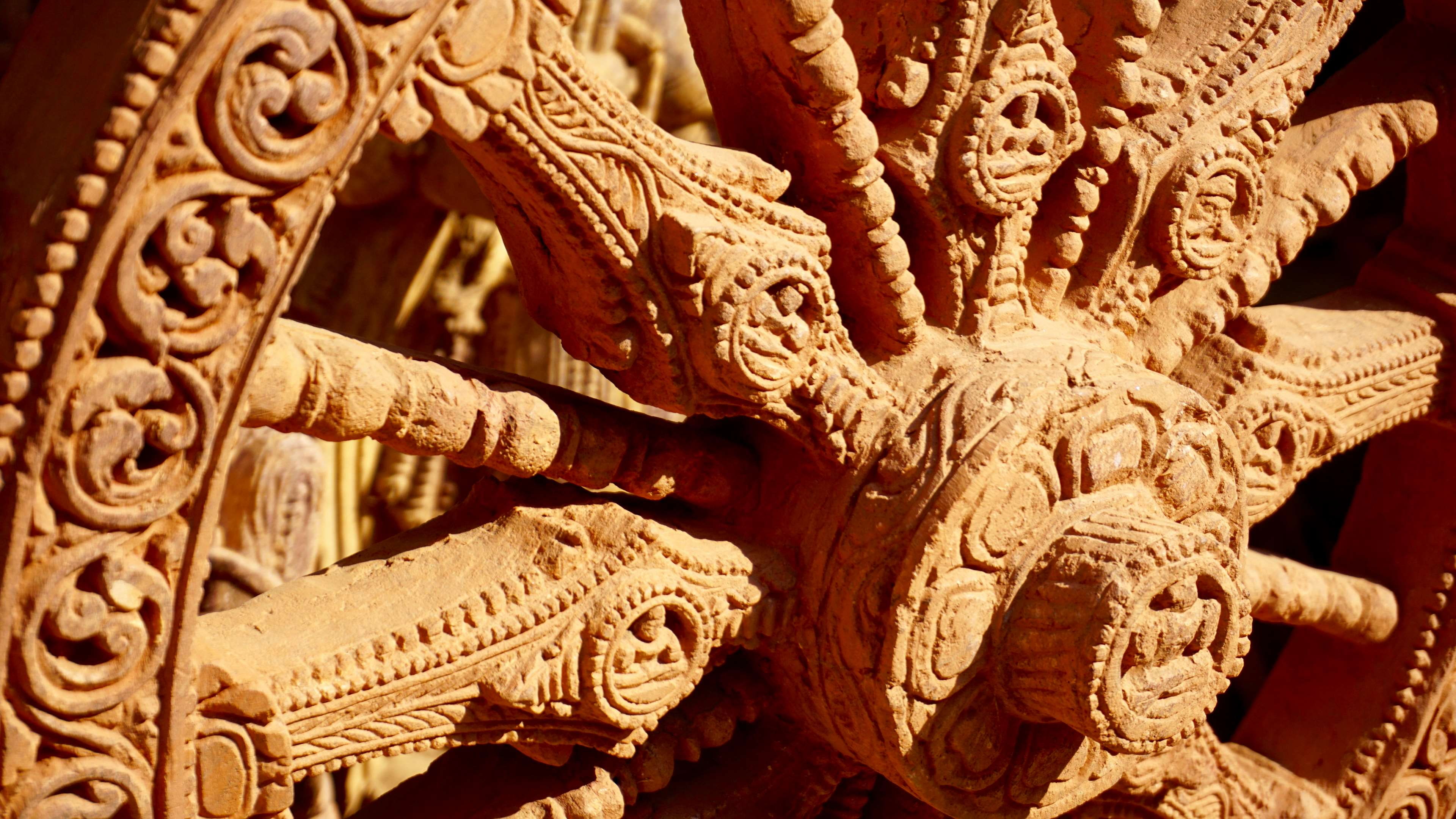 place of worship, sculpture, carving, human representation, stone, brown, artistic, decoration, 4K, ornate, no people, creativity, craft, antique, close-up, HD Wallpaper
