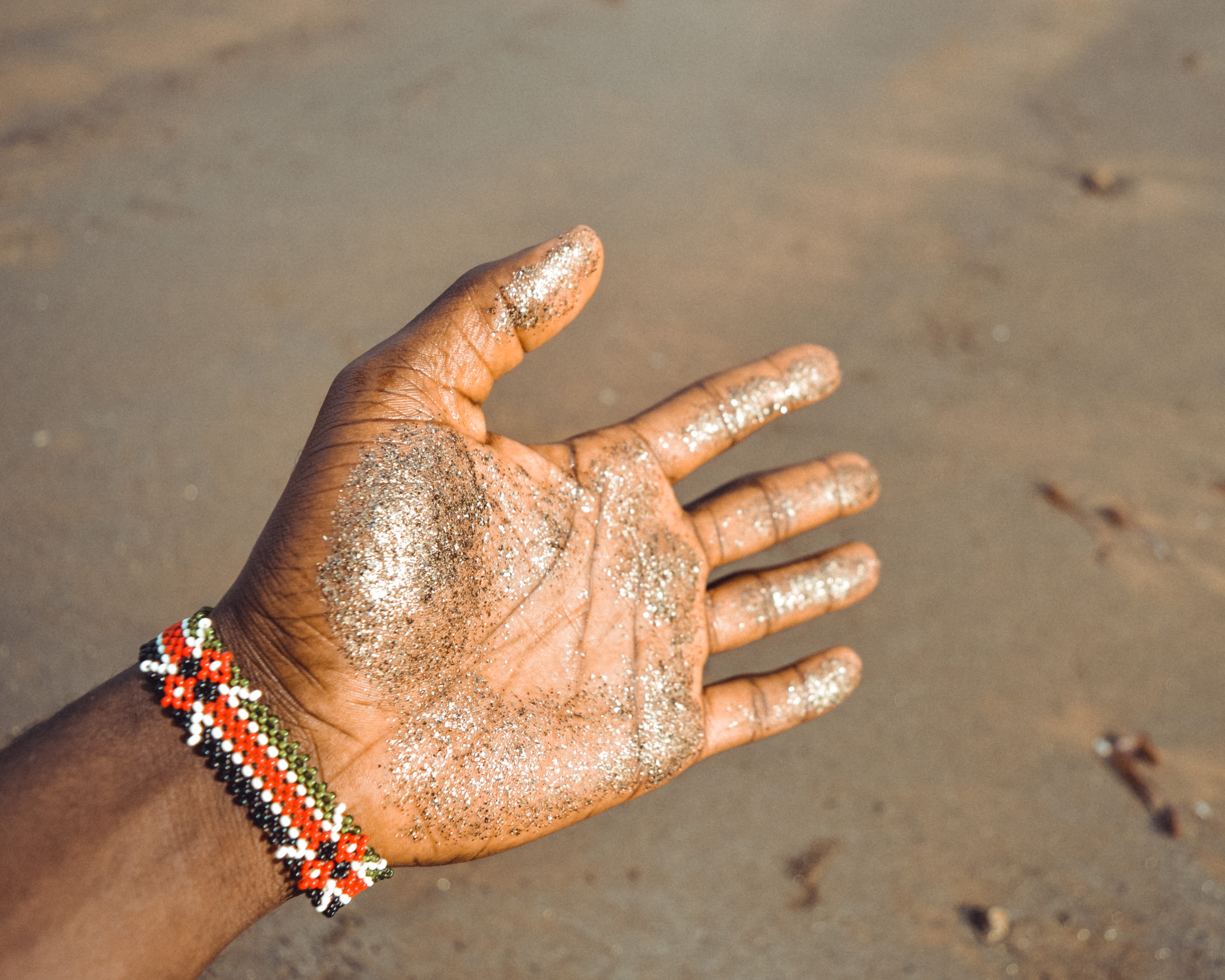 seashore, bracelet, sand, summer, human hand, finger, glitter, day, beach, human body part, one person, body part, sun, wristband, skin, close-up, leisure activity, HD Wallpaper