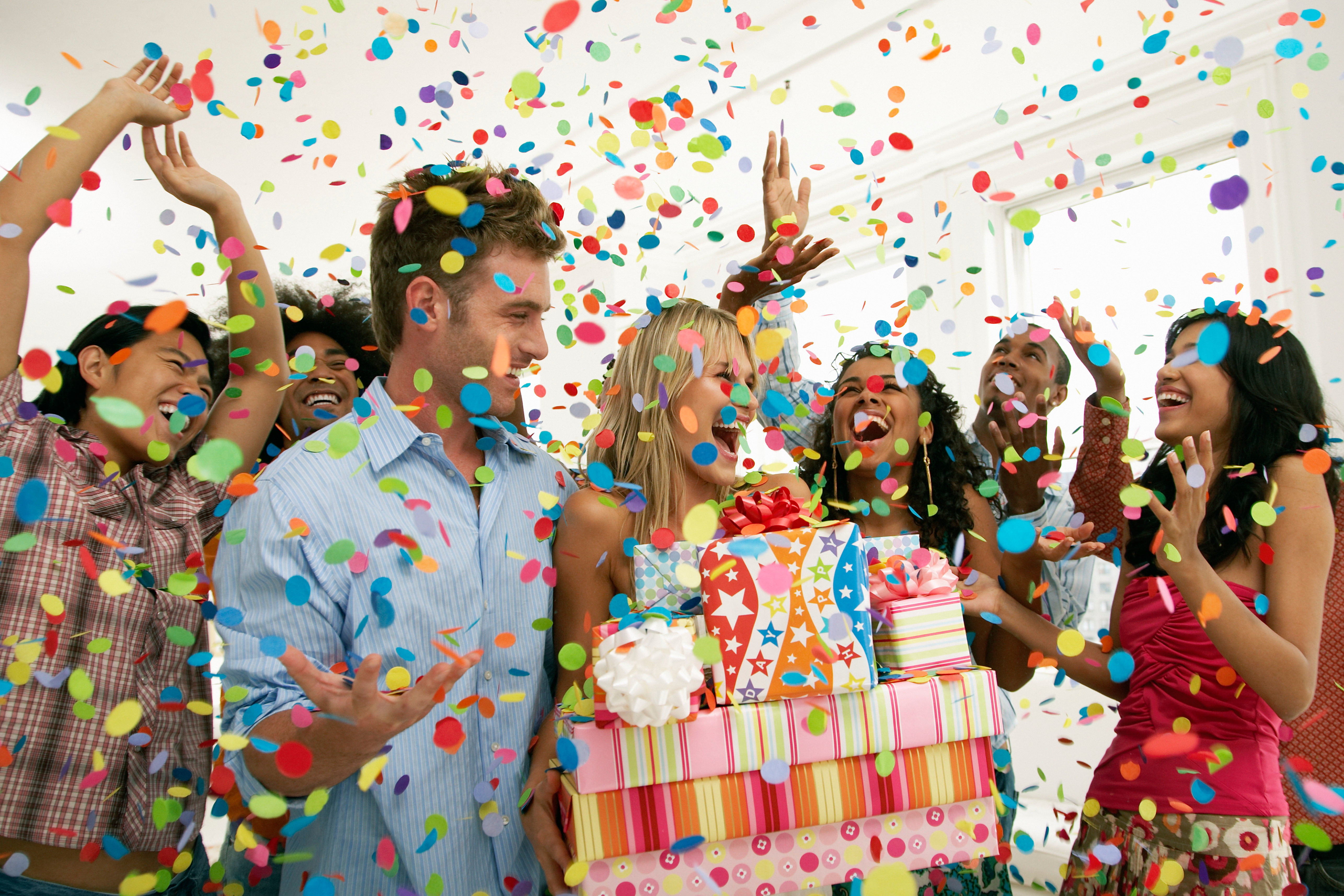 smiling, event, 5K, confetti, caucasian Ethnicity, males, woman, adult, positive emotion, excitement, gift, dress, celebration, body part, fun, party - Social Event, HD Wallpaper