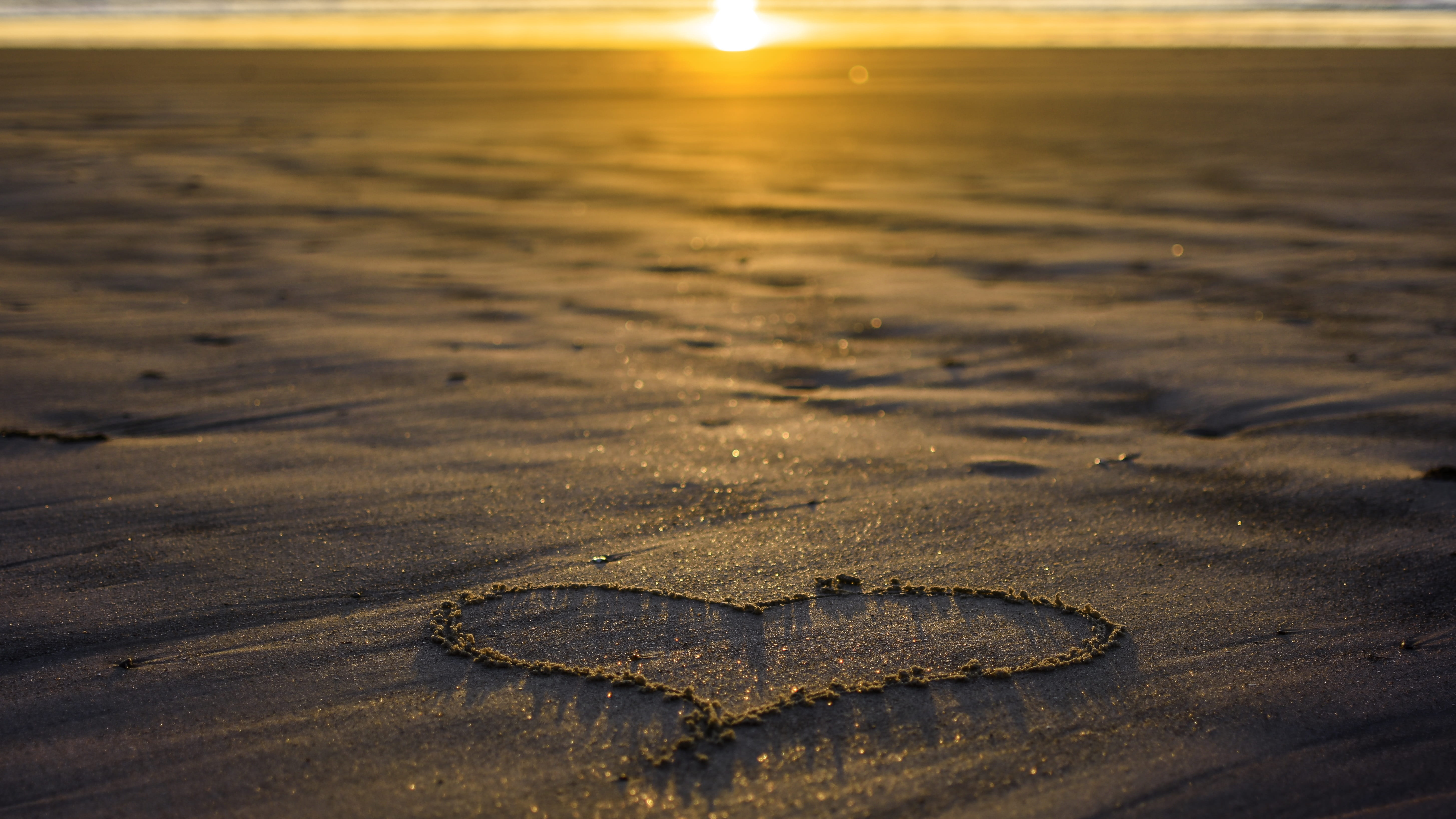 land, no people, relationship, tranquil scene, forever, symbol, happy valentine, animal wildlife, nature, sun, drawing on sand, sunlight, sky, outdoors, HD Wallpaper